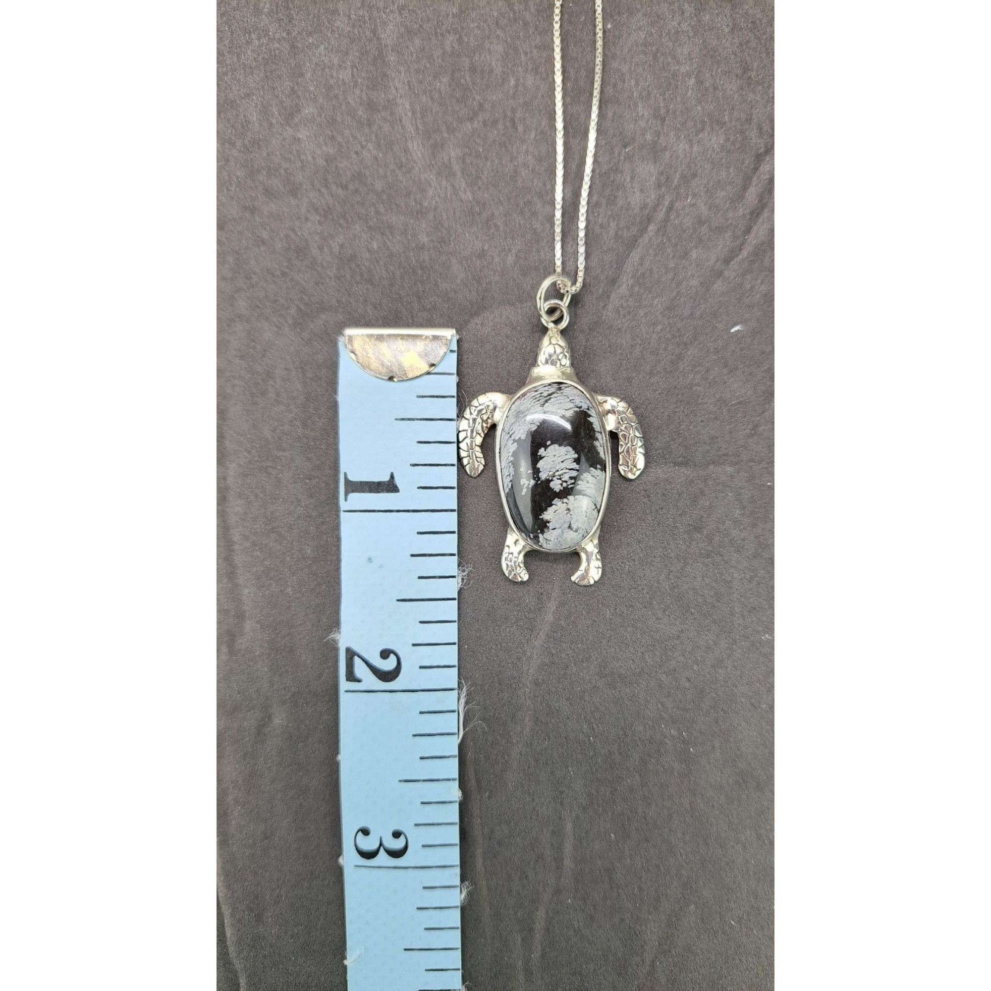 Vintage Vintage Turtle Pendant Necklace Snowflake Obsidian Stone Cha Size ONE SIZE - 10 Thumbnail