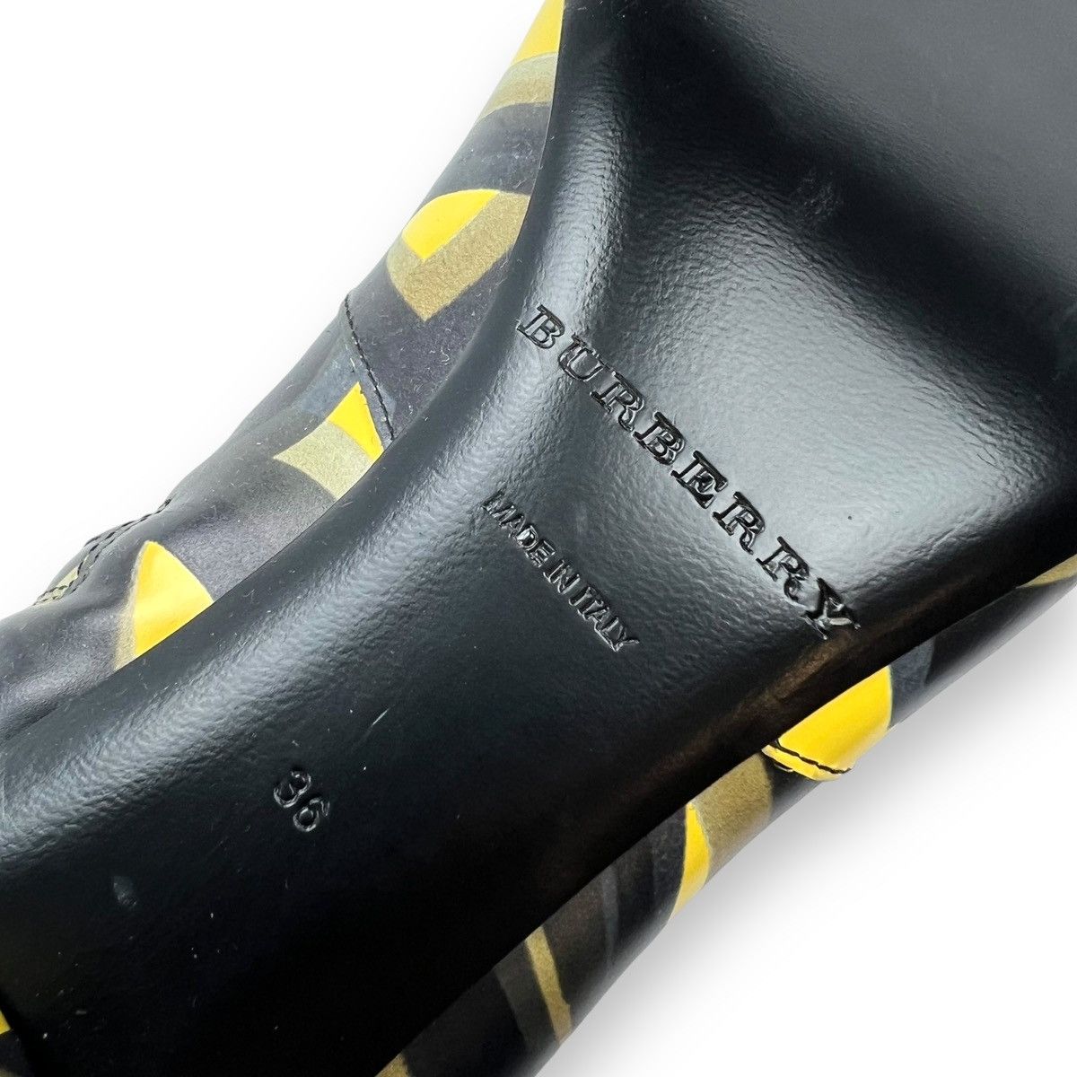 Burberry Burberry Wilsbeck Marker Graffiti Booties Size US 7.5 / IT 37.5 - 8 Thumbnail