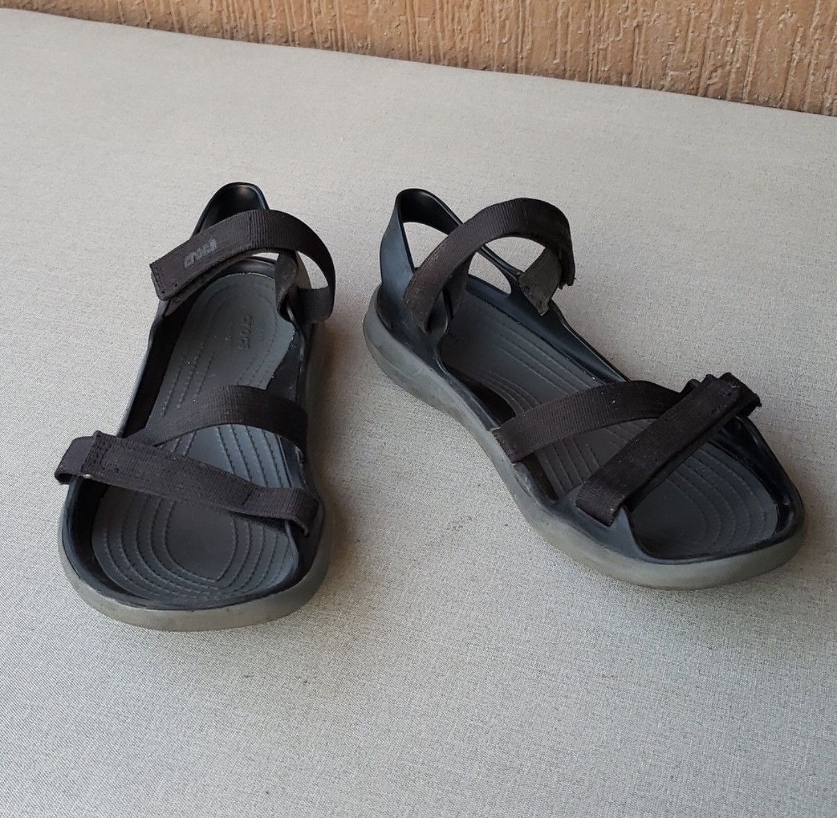 Crocs Croc Sandals, Size 8 Size US 8 / IT 38 - 3 Thumbnail