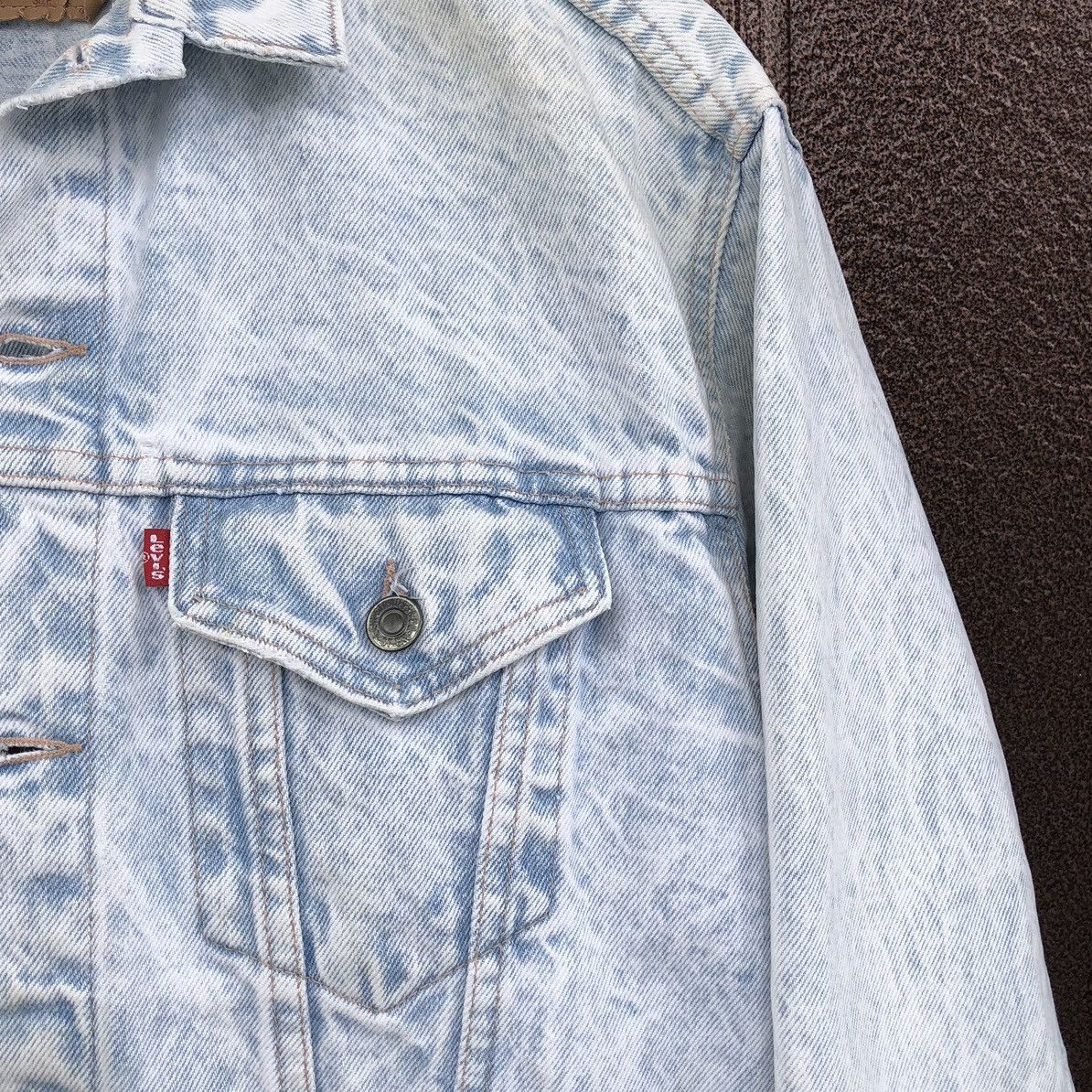 Levi's VTG Levis Light Wash Blue Denim Distressed Trucker jacket Size US M / EU 48-50 / 2 - 5 Thumbnail