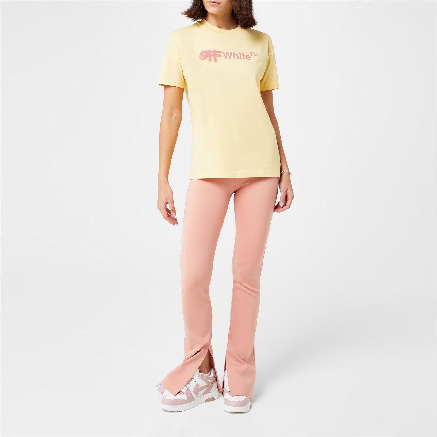 Off-White o1g2r1mq1224 Spray Helvetic T Shirt in Light Yellow Size XXS / US 00 / IT 34 - 6 Thumbnail
