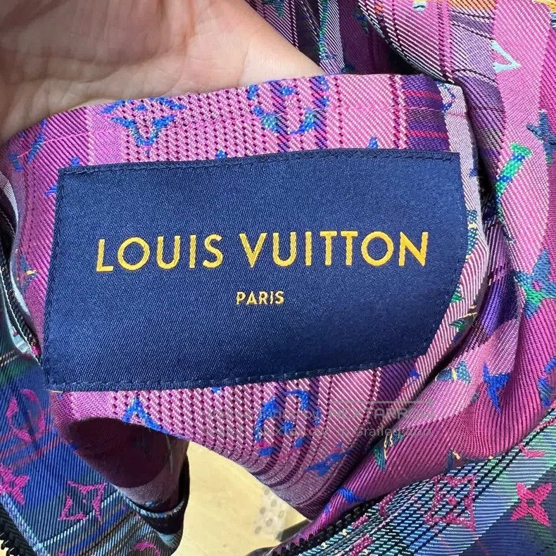 Louis Vuitton Louis Vuitton Colorful neon printed hooded jacket Size US S / EU 44-46 / 1 - 5 Thumbnail
