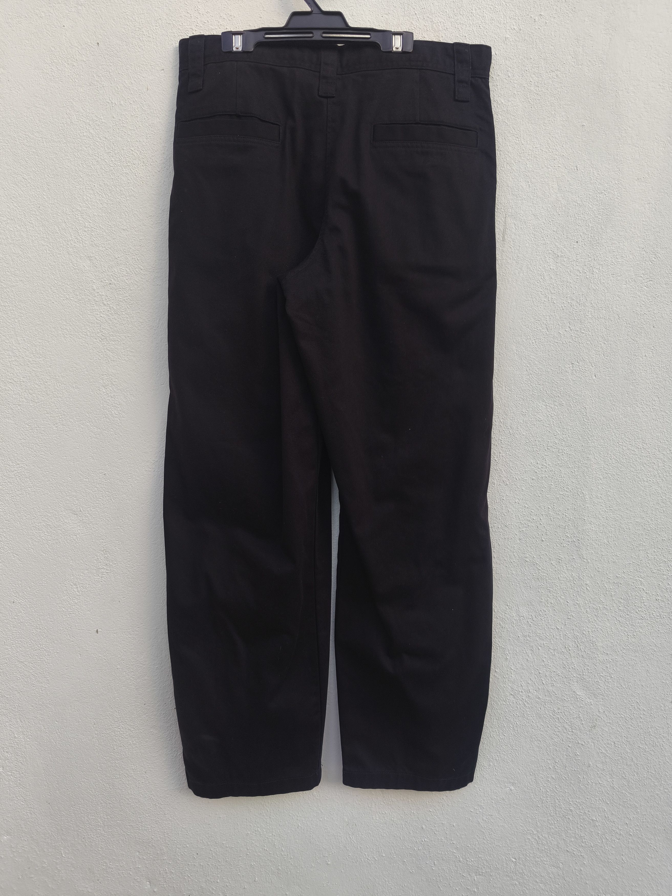 Uniqlo Uniqlo Baggy Chinos pants Size US 33 - 6 Thumbnail