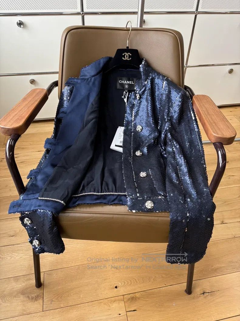Chanel Chanel 23C catwalk style heavy industry blue sequin jacket Size XS / US 0-2 / IT 36-38 - 5 Thumbnail