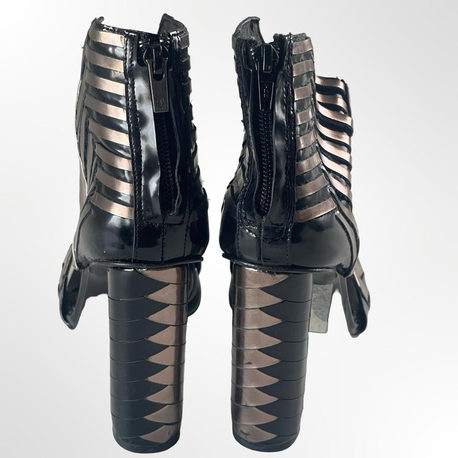 Other Robert Clergerie Black and Gold Heels in size 6 Size US 6 / IT 36 - 3 Thumbnail