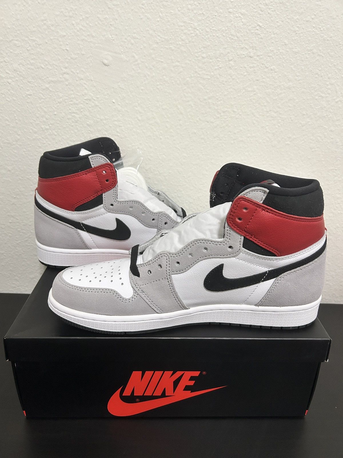 Jordan Brand Jordan 1 High Smoke Grey Size US 9.5 / EU 42-43 - 5 Thumbnail