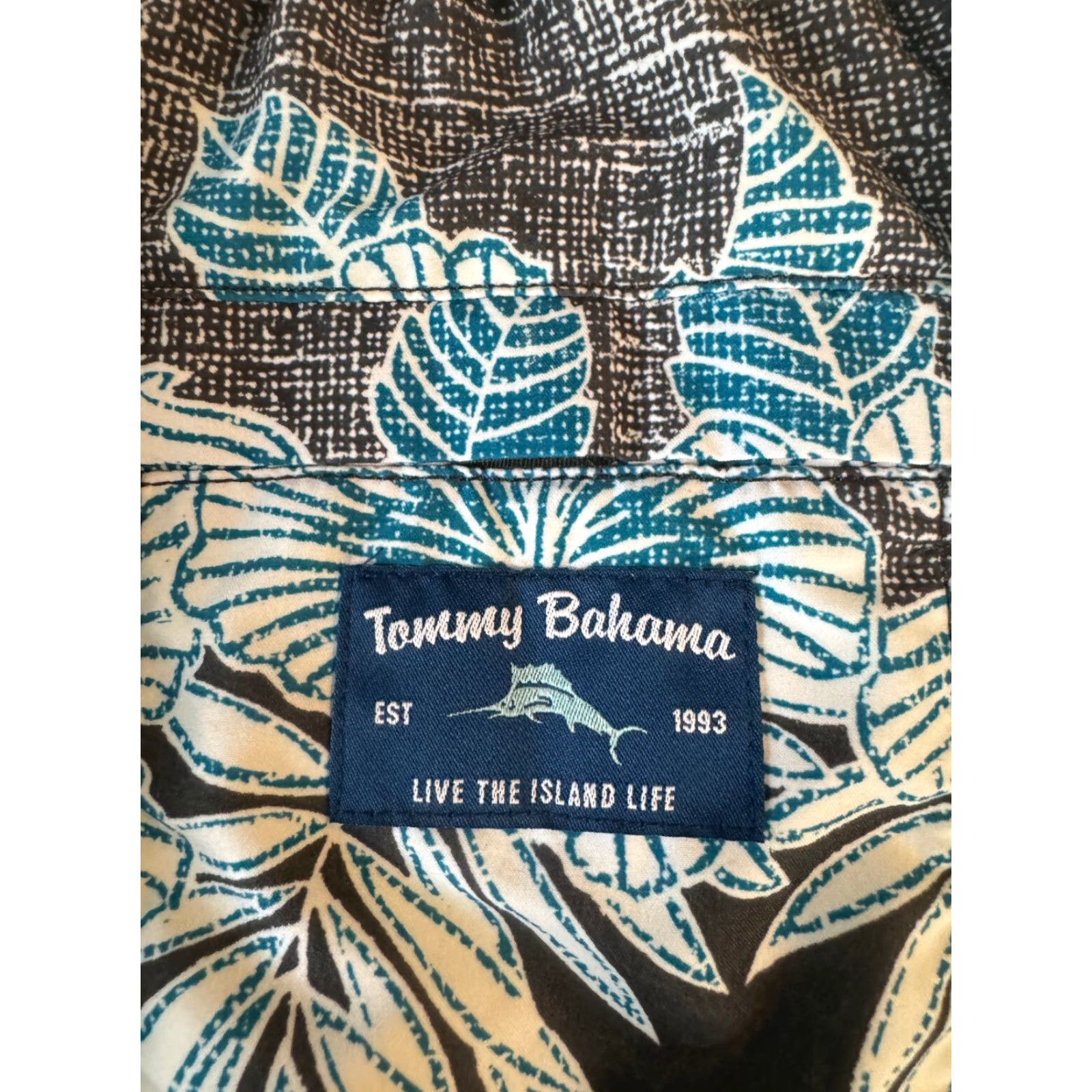 Tommy Bahama VINTAGE Tommy Bahama Swim Shorts Lined Men's XL Blue Black Hawaiian Floral Elastic Band Size US 36 / EU 52 - 5 Thumbnail
