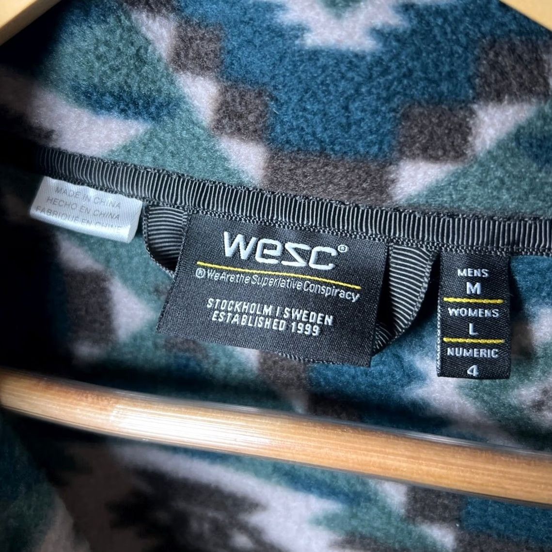 WeSC WESC UNisex Aztec Print Full Zip Fleece Jacket Men's Medium Green Size US M / EU 48-50 / 2 - 3 Thumbnail