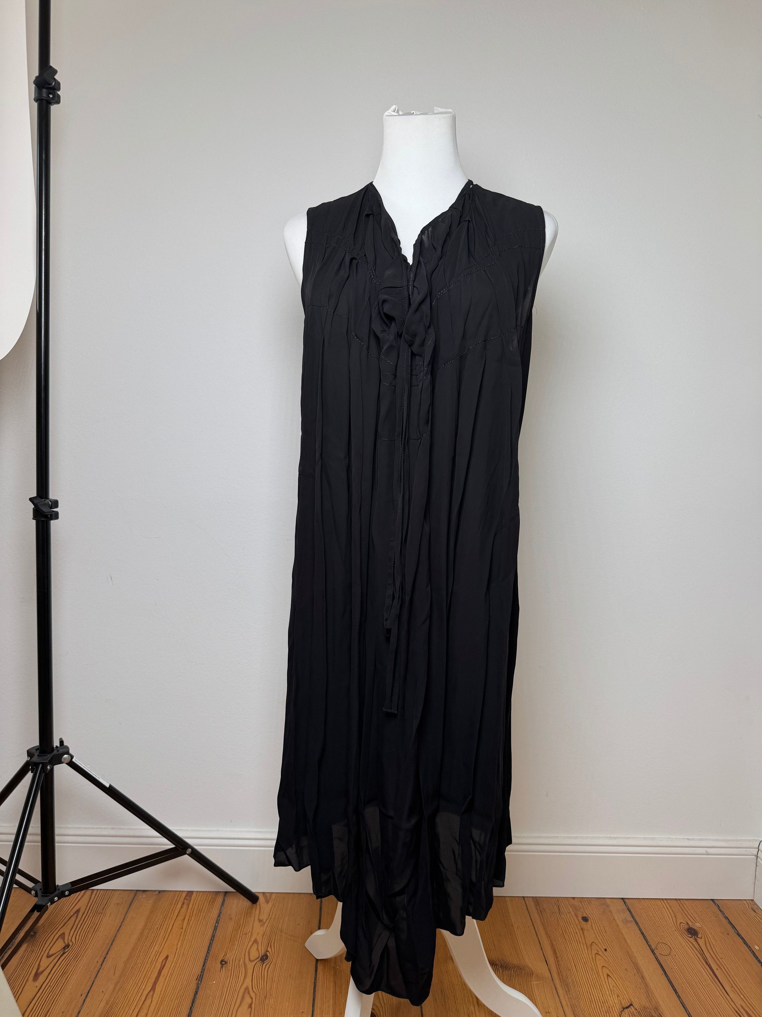 Marni Vintage Winter Edition 2010 Dress Black 36/S Size XS / US 0-2 / IT 36-38 - 1 Thumbnail