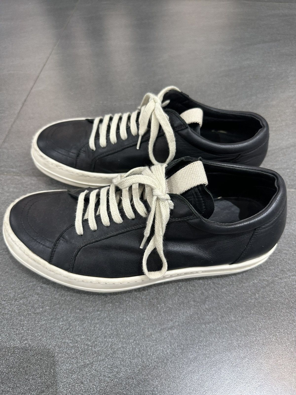 Rick Owens Rick Owens Black Vintage Low Sneakers Size US 7.5 / EU 40-41 - 2 Thumbnail