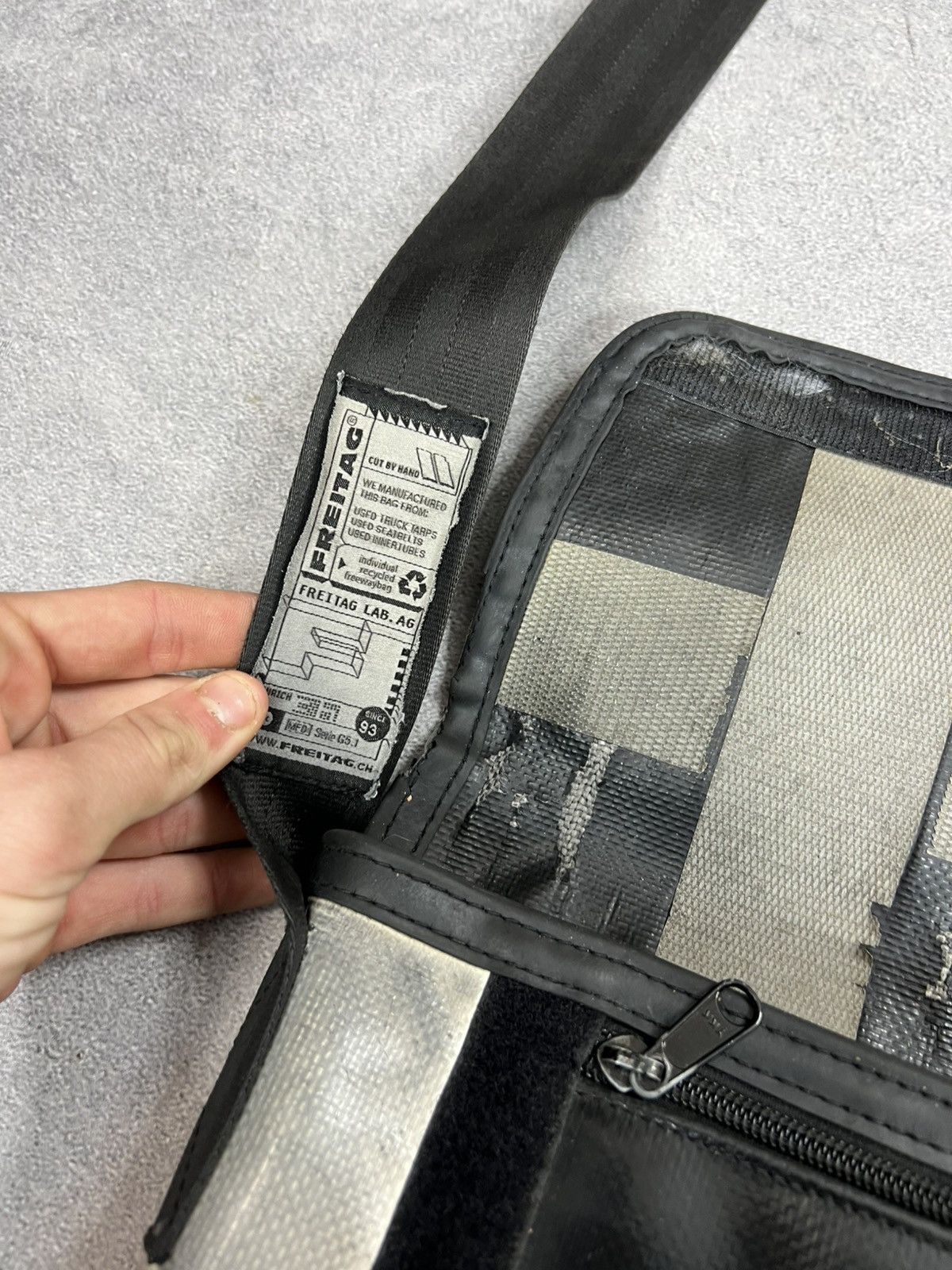 Freitag Freitag Recycled Crossbody mesenger bag dexter style Size ONE SIZE - 8 Thumbnail