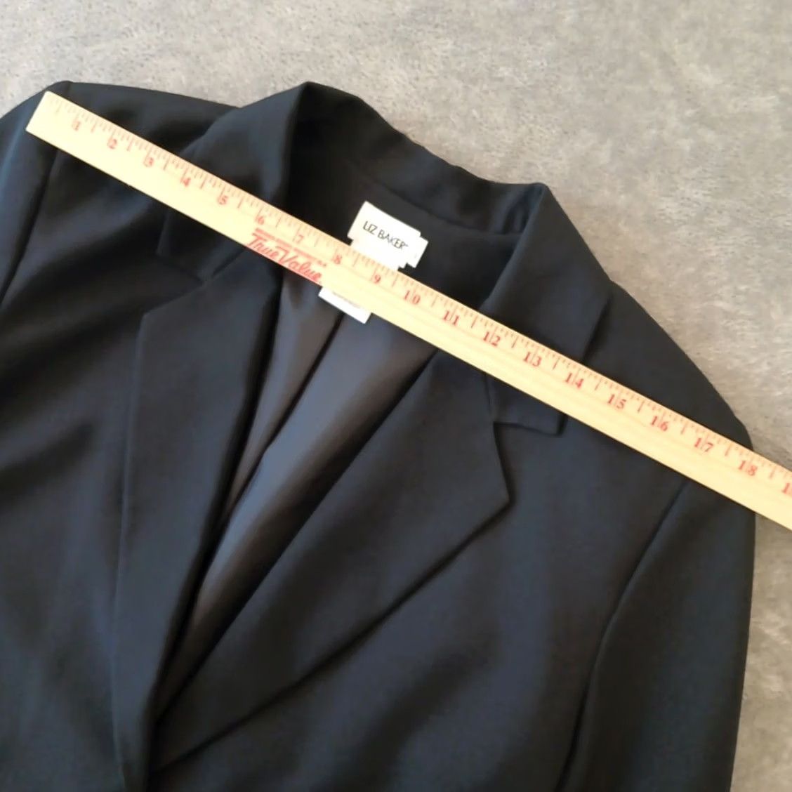 Vintage Liz Baker Blazer Womens Size 14 Petite Black Single Button Ventless Polyester Size XL / US 12-14 / IT 48-50 - 2 Thumbnail