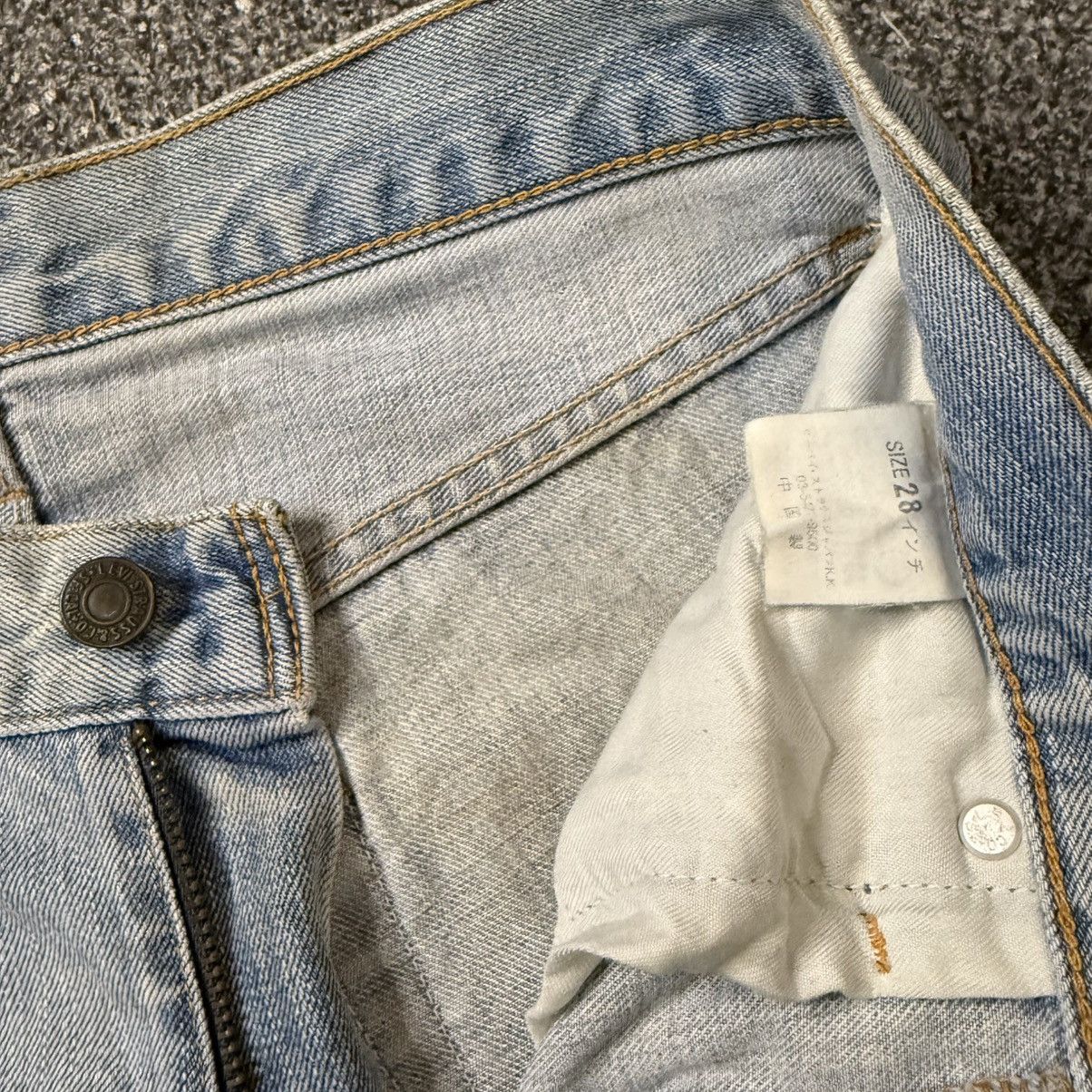 Beauty Beast 90s Levis 505 Distressed Aging Denim y2k Style Size US 28 / EU 44 - 11 Thumbnail