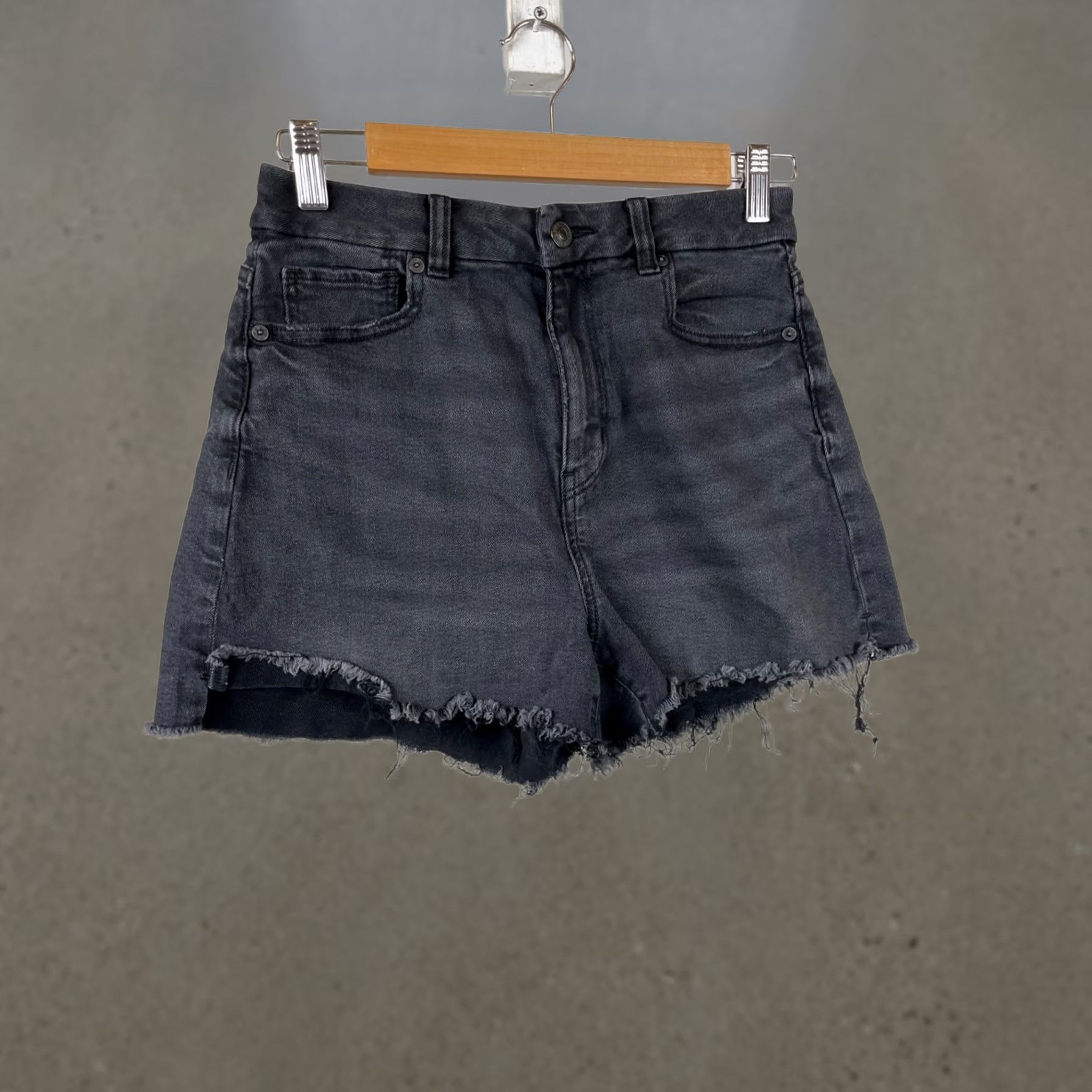 American Eagle Outfitters American Eagle Outfitters Shorts Womens 4 Cut-Off Black Cotton Blend Zip Fly Denim 5-Pocket Design Stretch Regular Vintage? No Ladies Womens Size 27" / US 4 / IT 40 - 1 Thumbnail