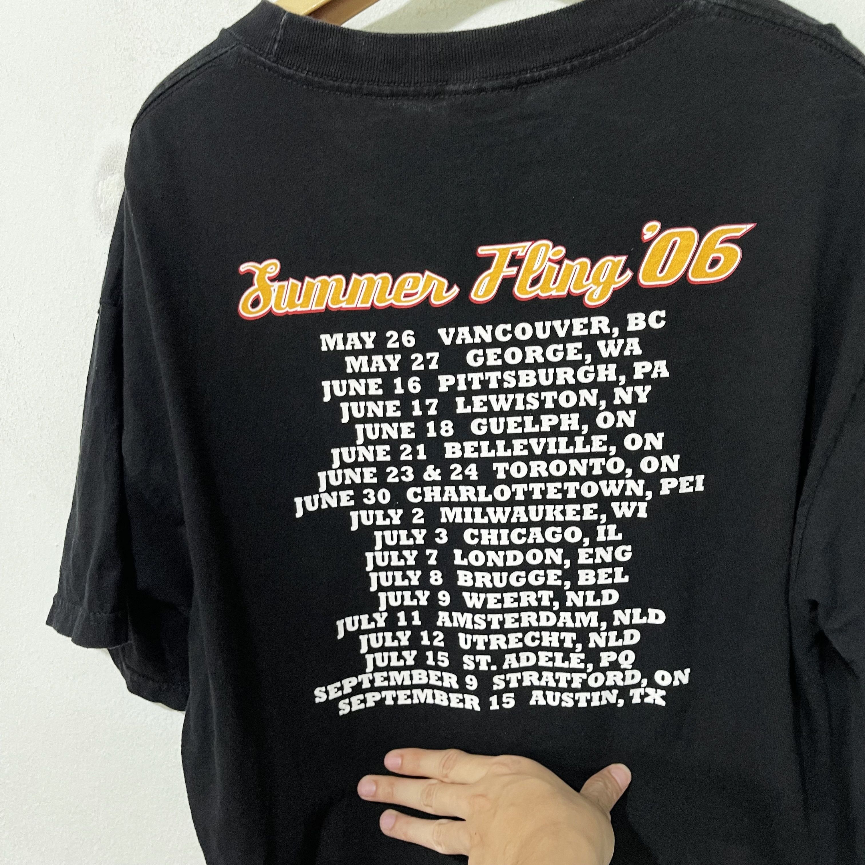 Vintage Vintage 2006 The Tragically Hip Summer Fling Tour T-Shirt Size US L / EU 52-54 / 3 - 4 Thumbnail