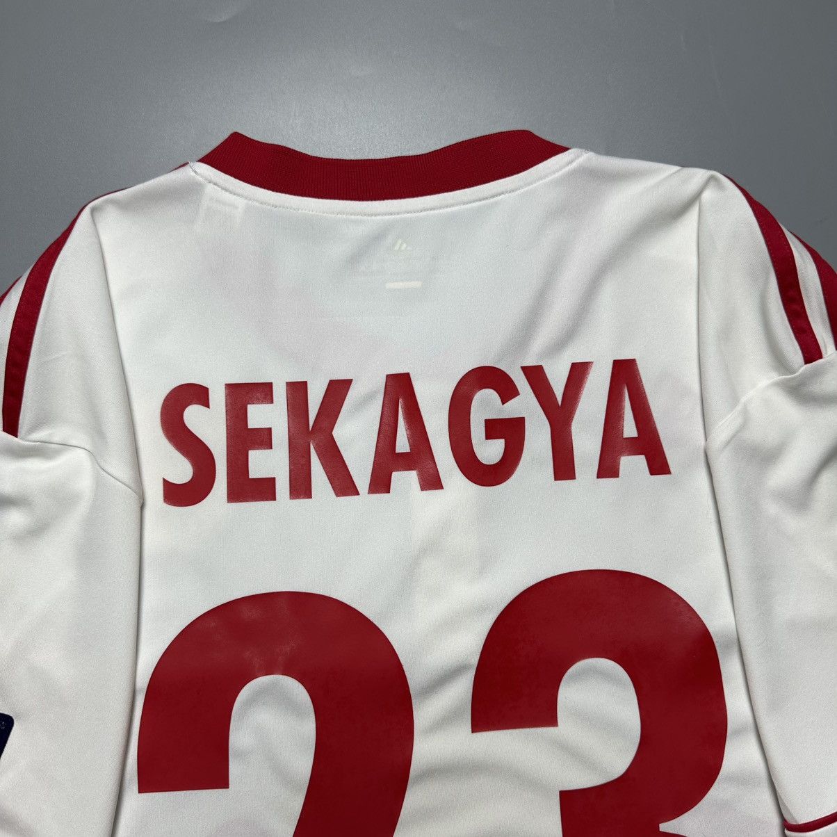 Vintage RED BULL SALZBURG ADIDAS 2011/2012 SOCCER JERSEY #23 SEKAGYA Size US L / EU 52-54 / 3 - 12 Thumbnail