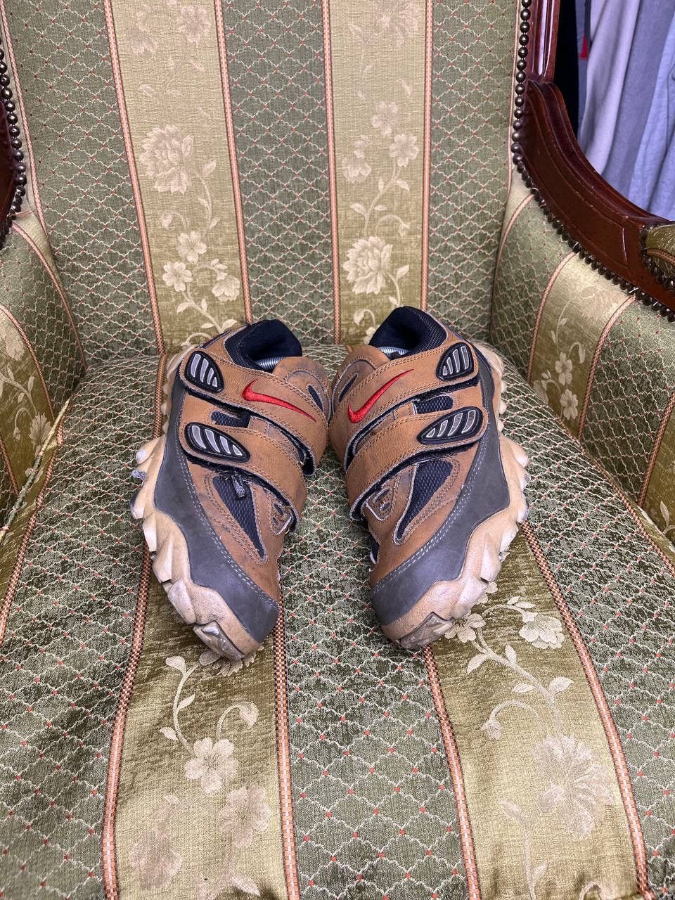 Japanese Brand × Nike ACG × Vintage Vintage Nike ACG Archival Outdoor Sneakers EUR 44 Size US 10 / EU 43 - 9 Thumbnail