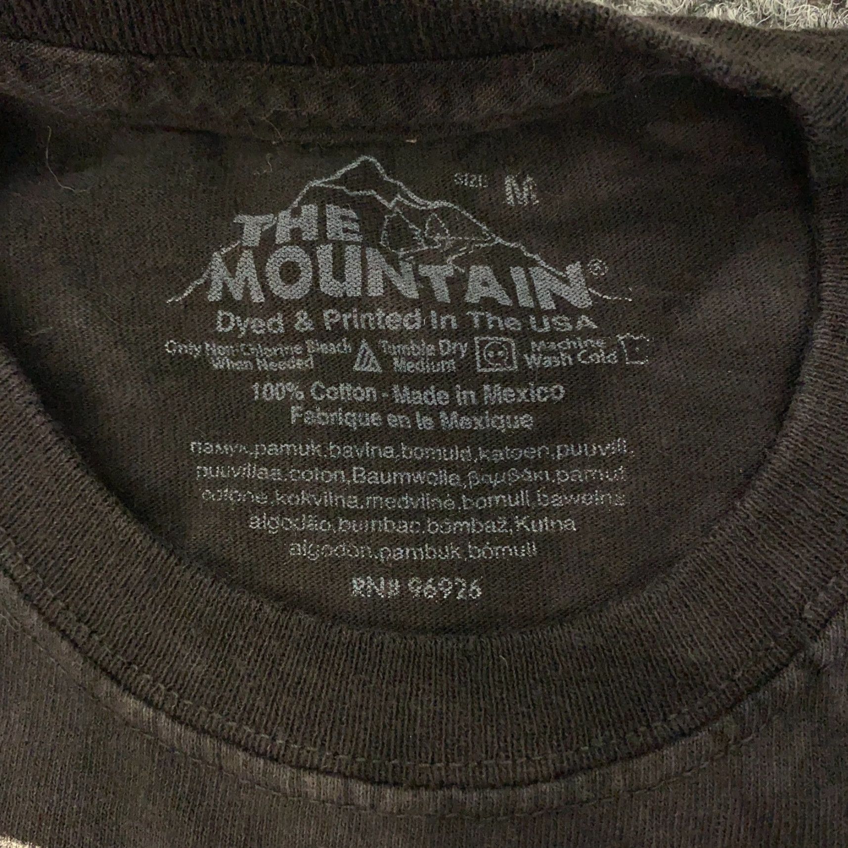The Mountain VINTAGE The Mountain Shirt Mens M Black Dog Art Puppy All Over Print Shirt Adult Medium Black Graphic Print Mens T-Shirt 90s Theme Dogs Size US M / EU 48-50 / 2 - 3 Thumbnail