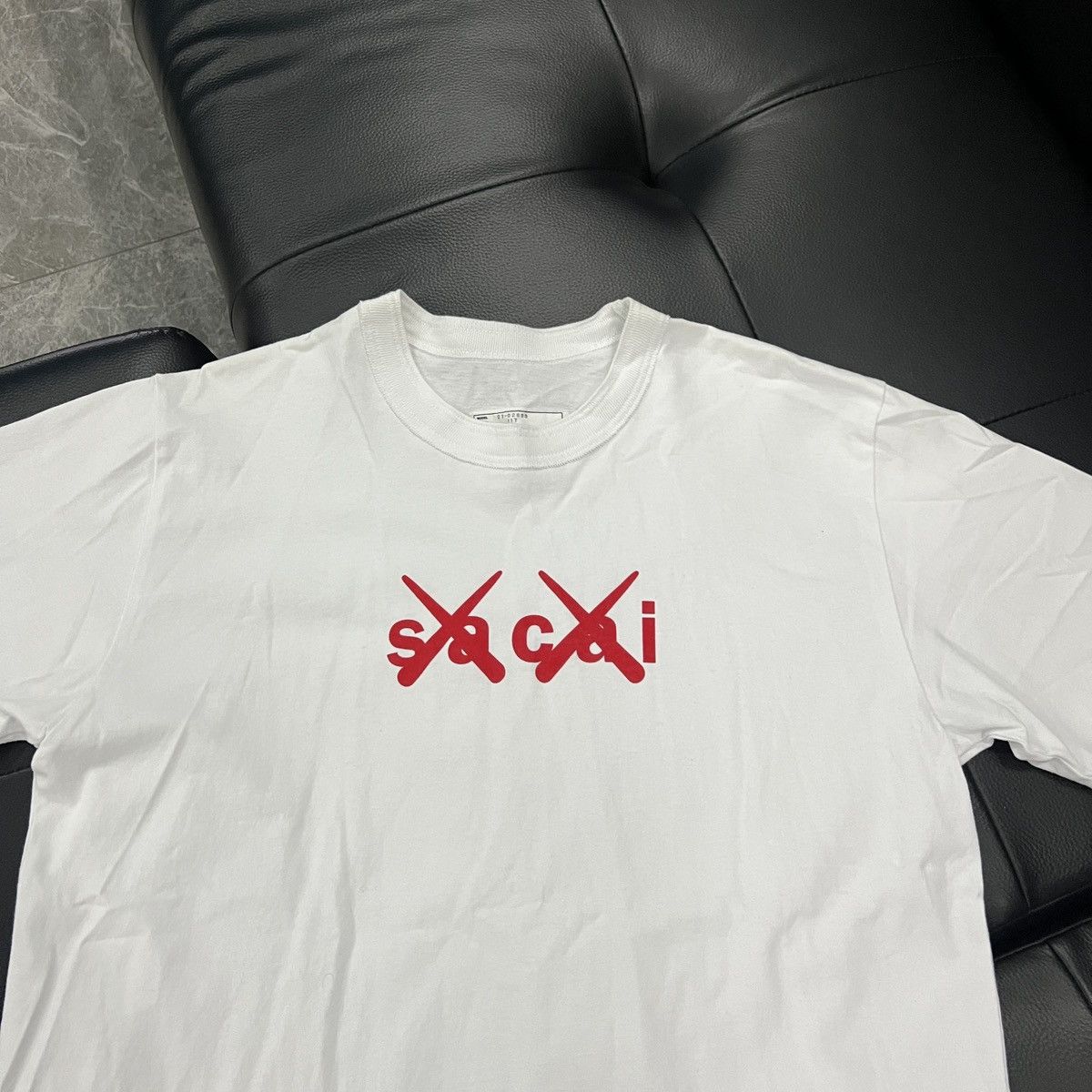 Sacai Sacai FW21 by KAWS Logo T-Shirt Size US L / EU 52-54 / 3 - 3 Thumbnail