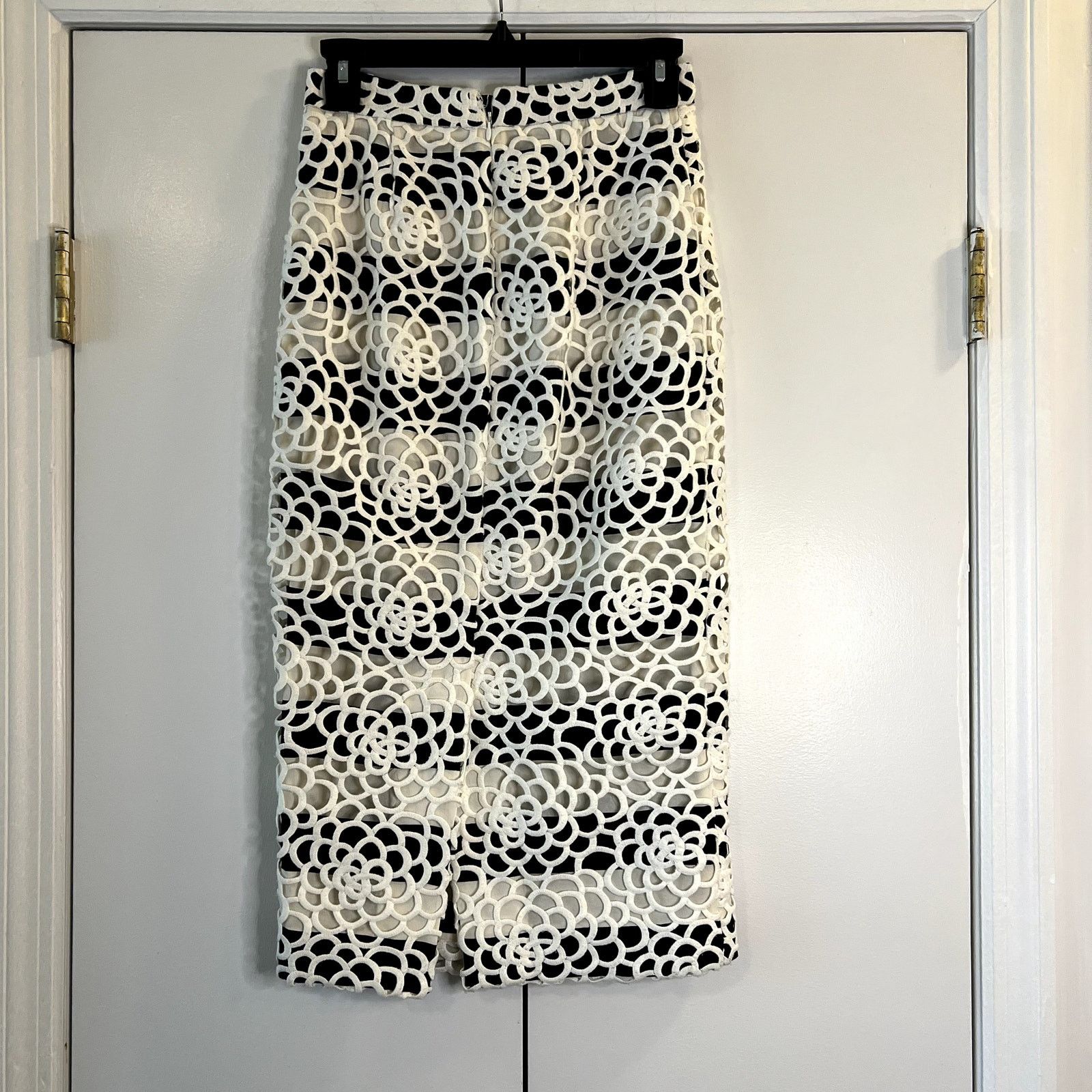 A.L.C. A.L.C. Della Lace Overlay Pencil Skirt Size 0 Size 25" / US 0 / IT 36 - 6 Thumbnail