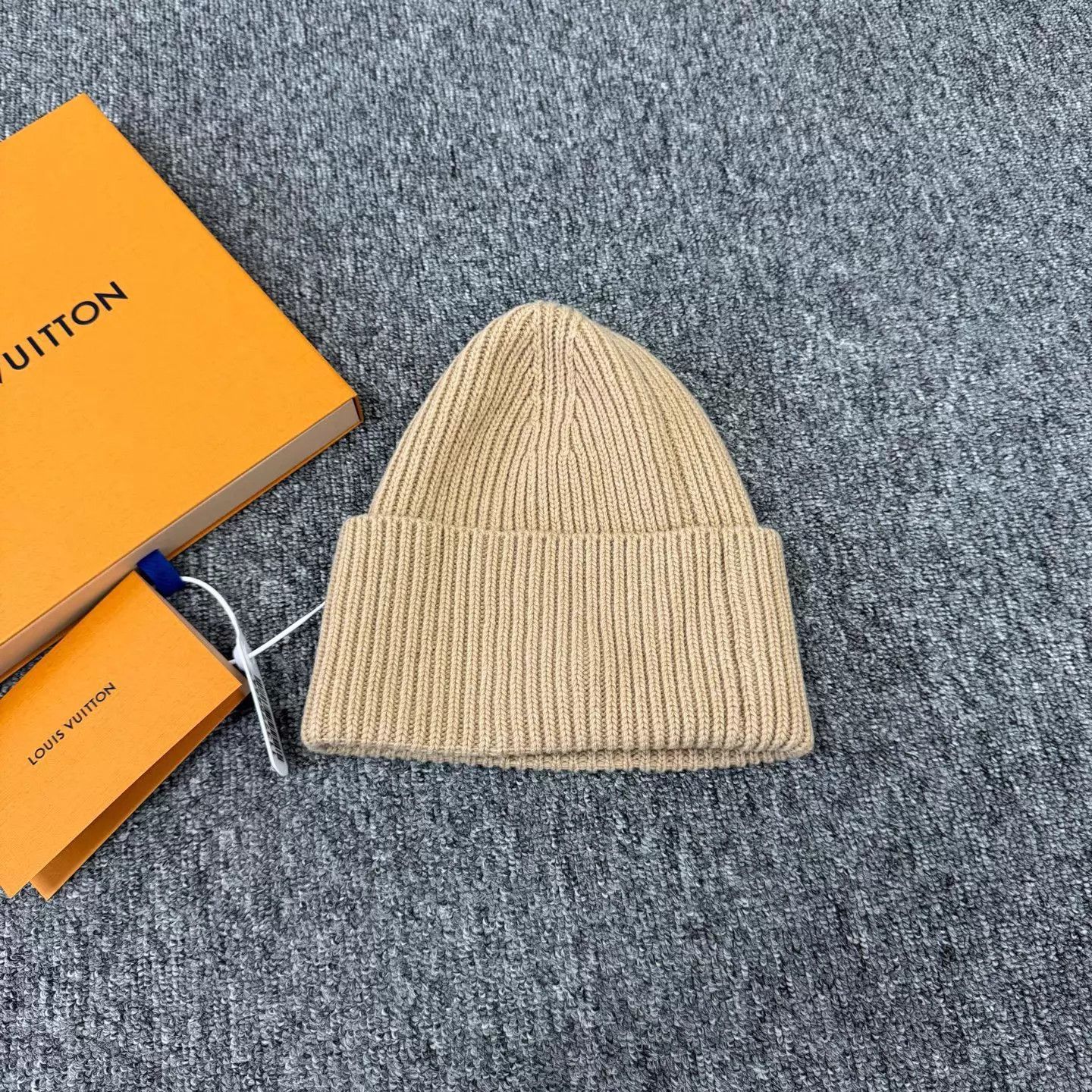 Louis Vuitton LV Monogram Leather Patch Beige Wool Knit Beanie Size ONE SIZE - 3 Thumbnail