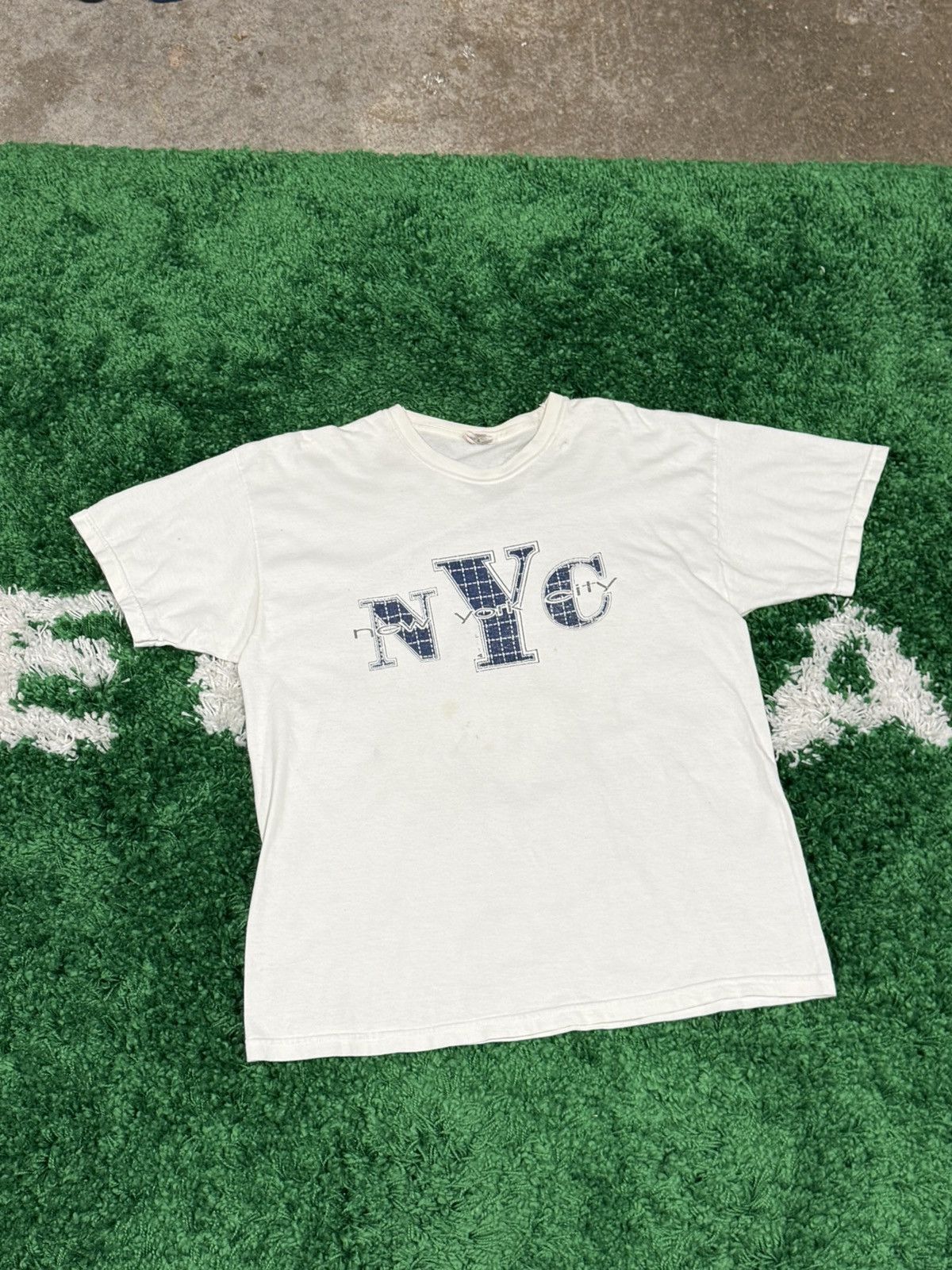Vintage Vintage NYC New York City USA America Screenstar White Tee Size US L / EU 52-54 / 3 - 1 Thumbnail