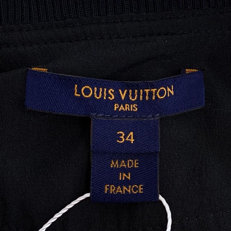 Louis Vuitton Louis Vuitton Color-block logo and printed mulberry silk d Size XXS / US 00 / IT 34 - 6 Thumbnail
