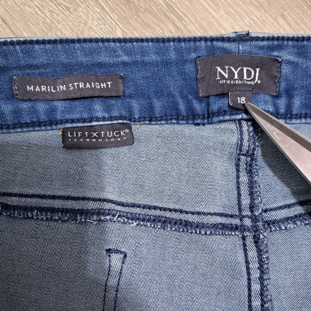 Other NYDJ Marilyn Straight Woven Side Trim Liftxtuck Technology L Size 40" / US 18 - 5 Thumbnail