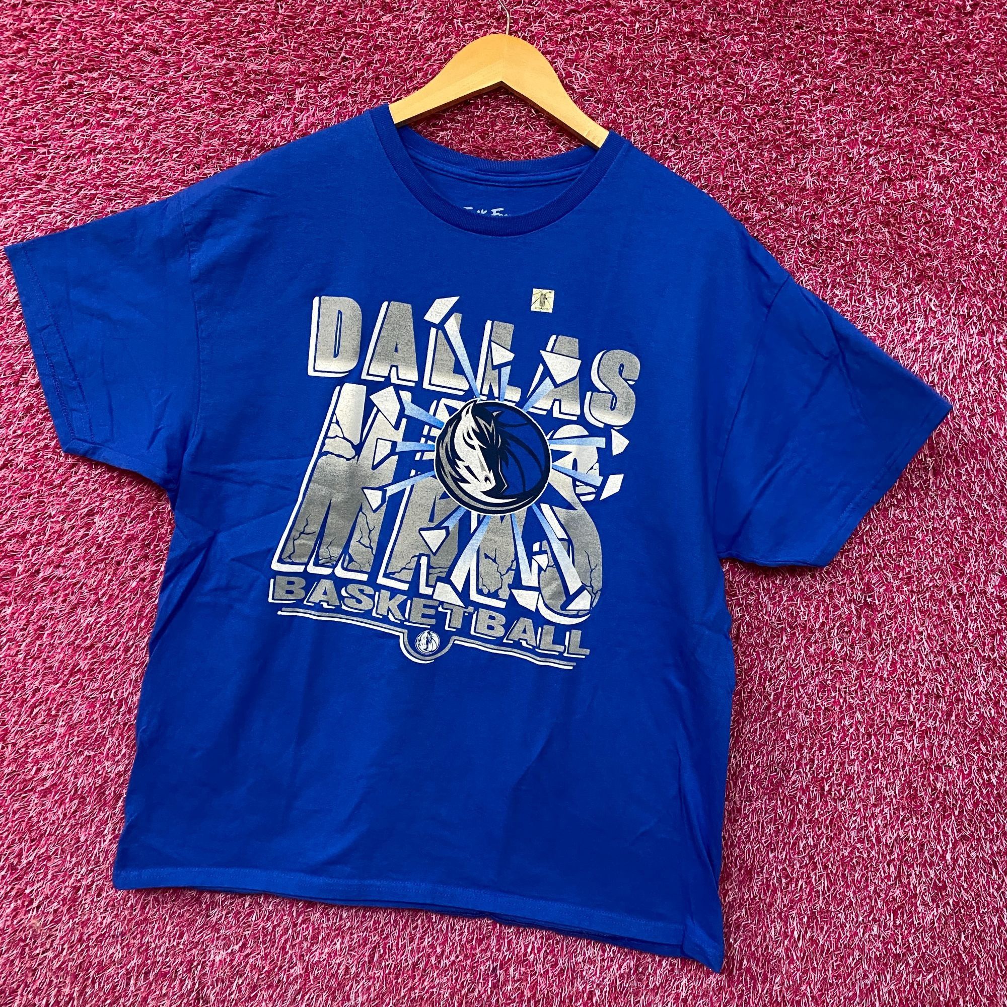 Junk Food Junk Food Dallas Mavericks Break Through Basketball T-Shirt Size US L / EU 52-54 / 3 - 3 Thumbnail