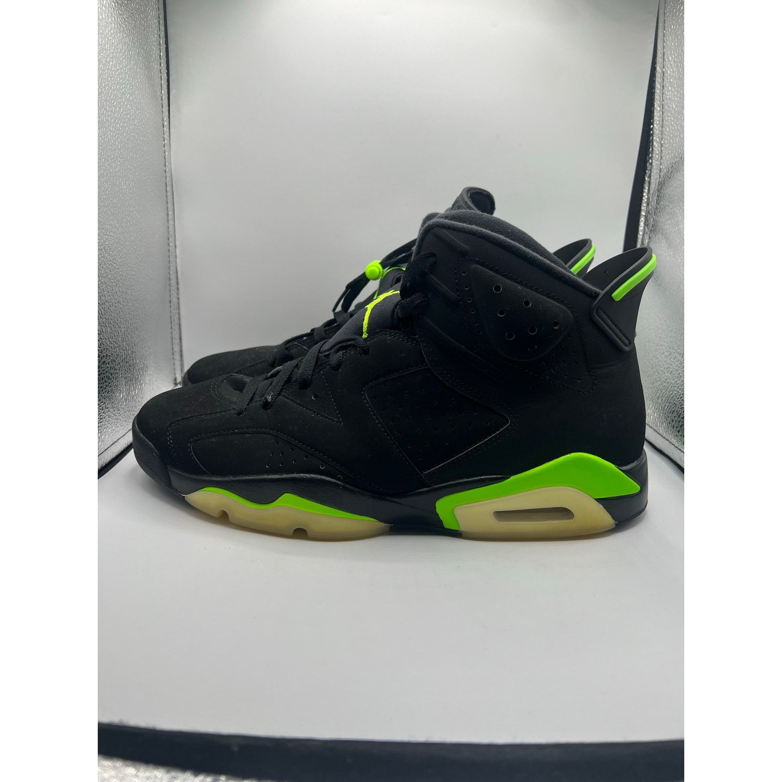 Jordan Brand Air Jordan 6 Retro “Electric Green” size 12 men’s used Size US 12 / EU 45 - 1 Thumbnail