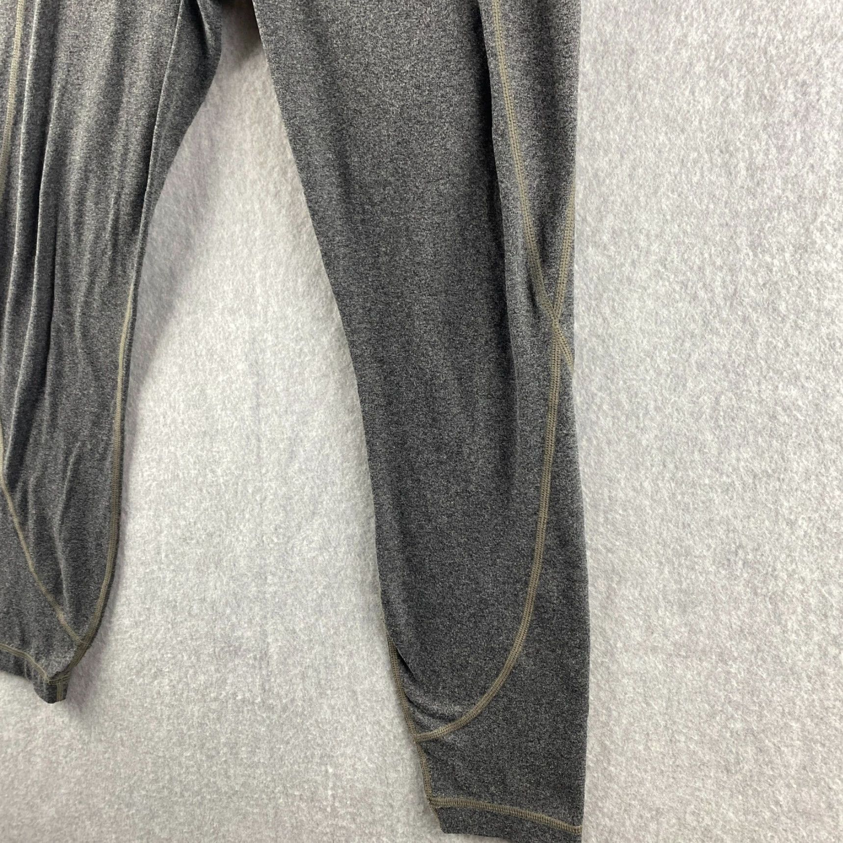 Athleta Athleta Leggings Capri M Gray Tight Stretch Athletic Performance Highrise Size 32" / US 10 / IT 46 - 6 Thumbnail