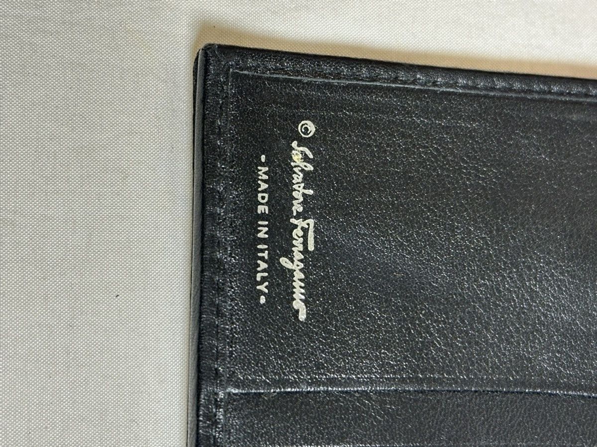 Salvatore Ferragamo vintage Salvatore Ferragamo Gancini black bifold wallet. Size ONE SIZE - 10 Thumbnail