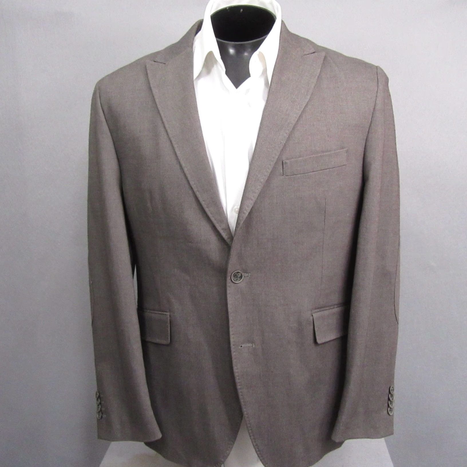 Joseph Abboud VINTAGE Joseph Abboud Sport Coat L 42R Gray Peak Collar Unstructured Mens Regular Fit Short description? Size US L / EU 52-54 / 3 - 2 Thumbnail
