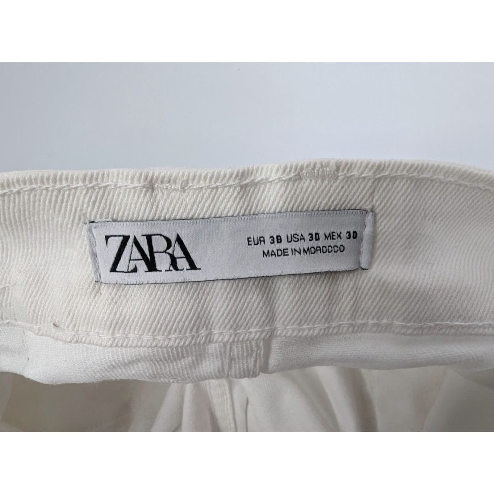 Zara Zara Jeans Shorts Men’s 30 White Denim Flat Front Cotton 5-Pocket Regular Front Zip Button Logo Embroidered Size US 30 / EU 46 - 7 Thumbnail