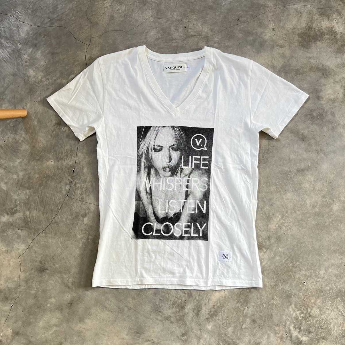 Japanese Brand Vanquish Lady Poem Print T-Shirt Size S / US 4 / IT 40 - 1 Thumbnail
