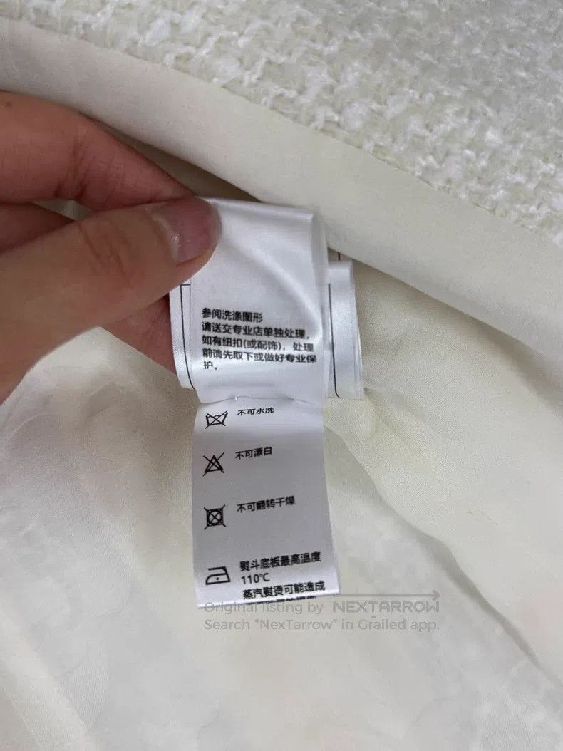 Chanel Chanel 20K Equestrian Series White Wavy Pearl Buckle Jacke Size XS / US 0-2 / IT 36-38 - 7 Thumbnail