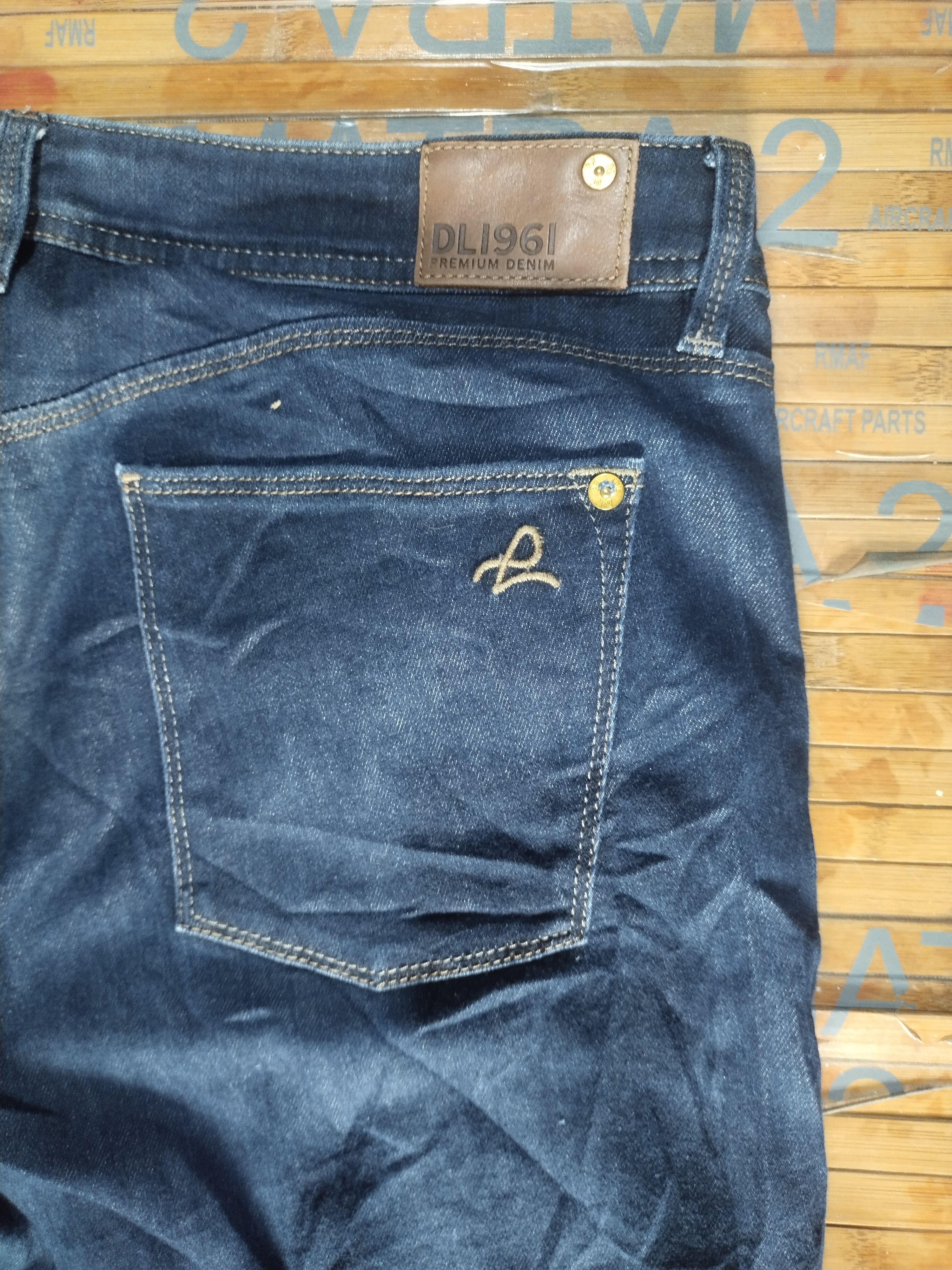 DL1961 Jeans Stretch DL1961 Grace Straight Sz 32" Size 32" / US 10 / IT 46 - 10 Thumbnail