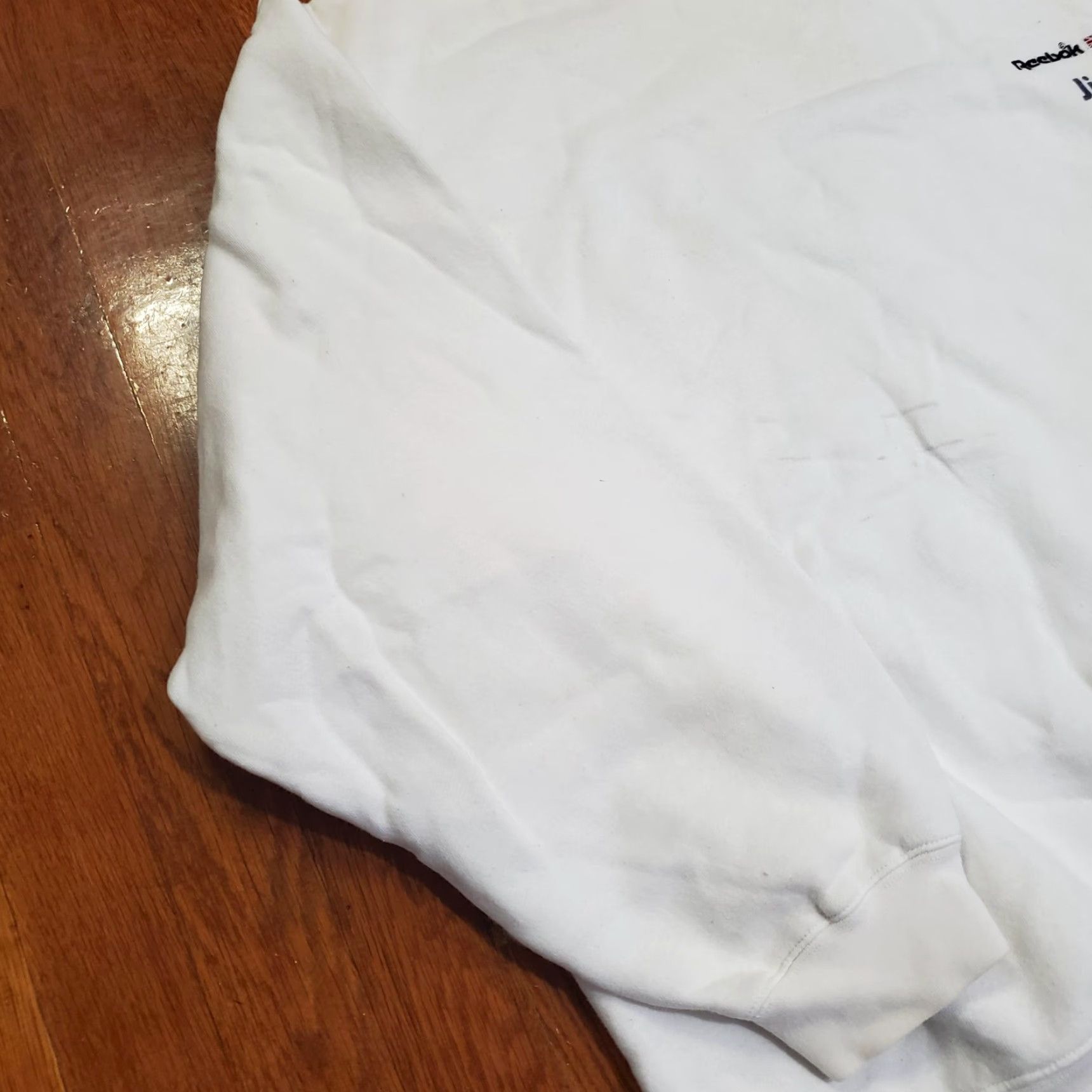 Reebok VINTAGE Reebok Classic Sweatshirt Mens Large White Crewneck Jim Embroidered Logo Front Size US XL / EU 56 / 4 - 2 Thumbnail