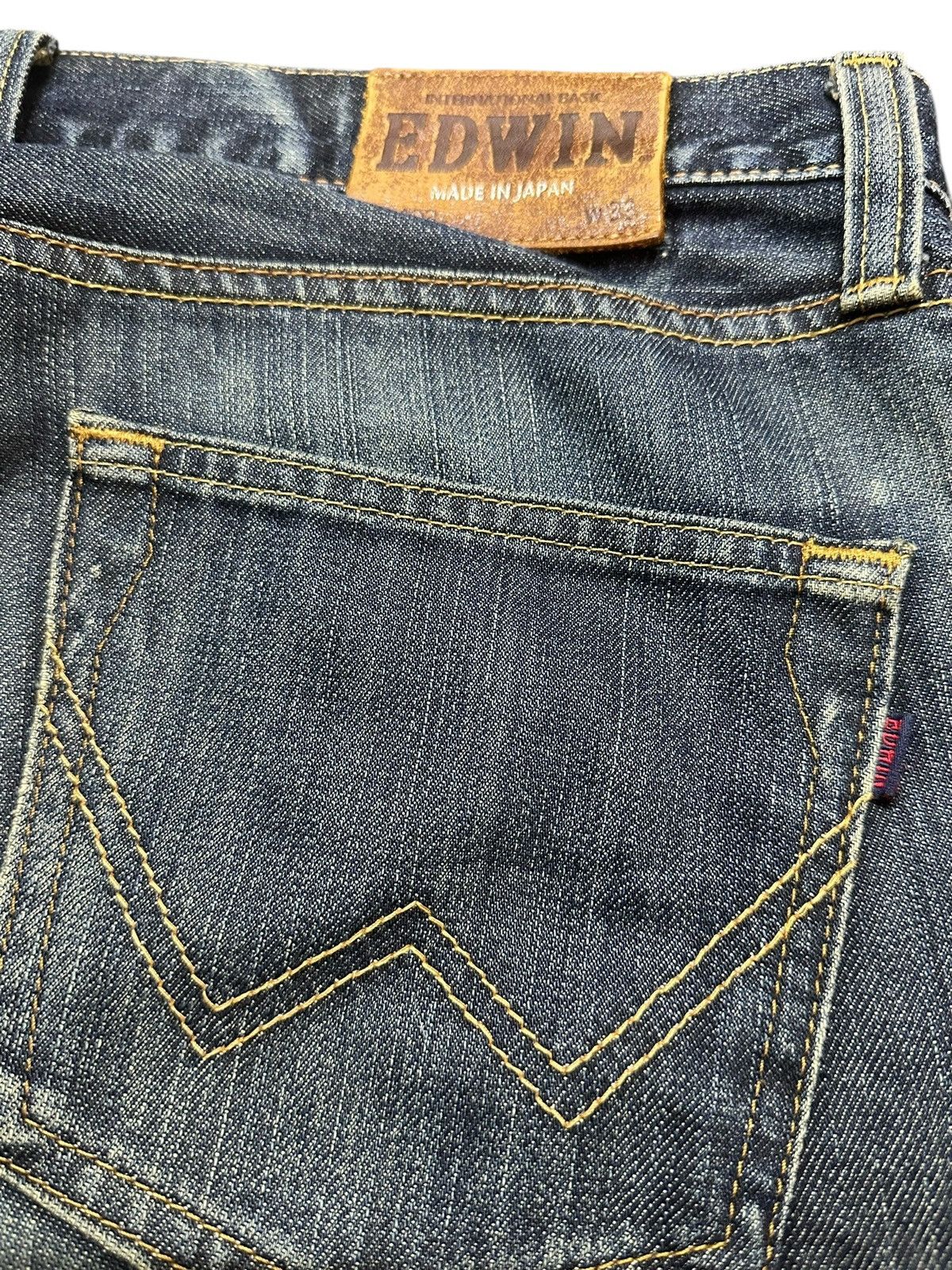 Edwin Vintage Distressed Edwin 403 Faded Wash Loose Baggy Style Size US 33 - 7 Thumbnail