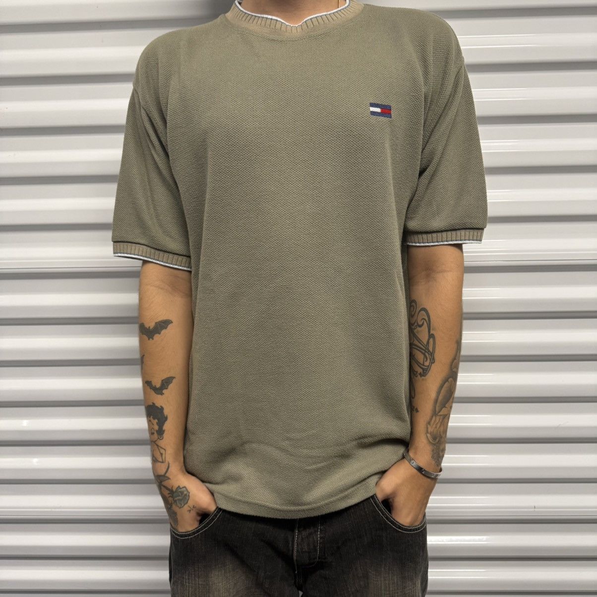 Other Vintage Y2K/2000s Tommy Hilfiger Embroidered Tee! Size US L / EU 52-54 / 3 - 1 Thumbnail