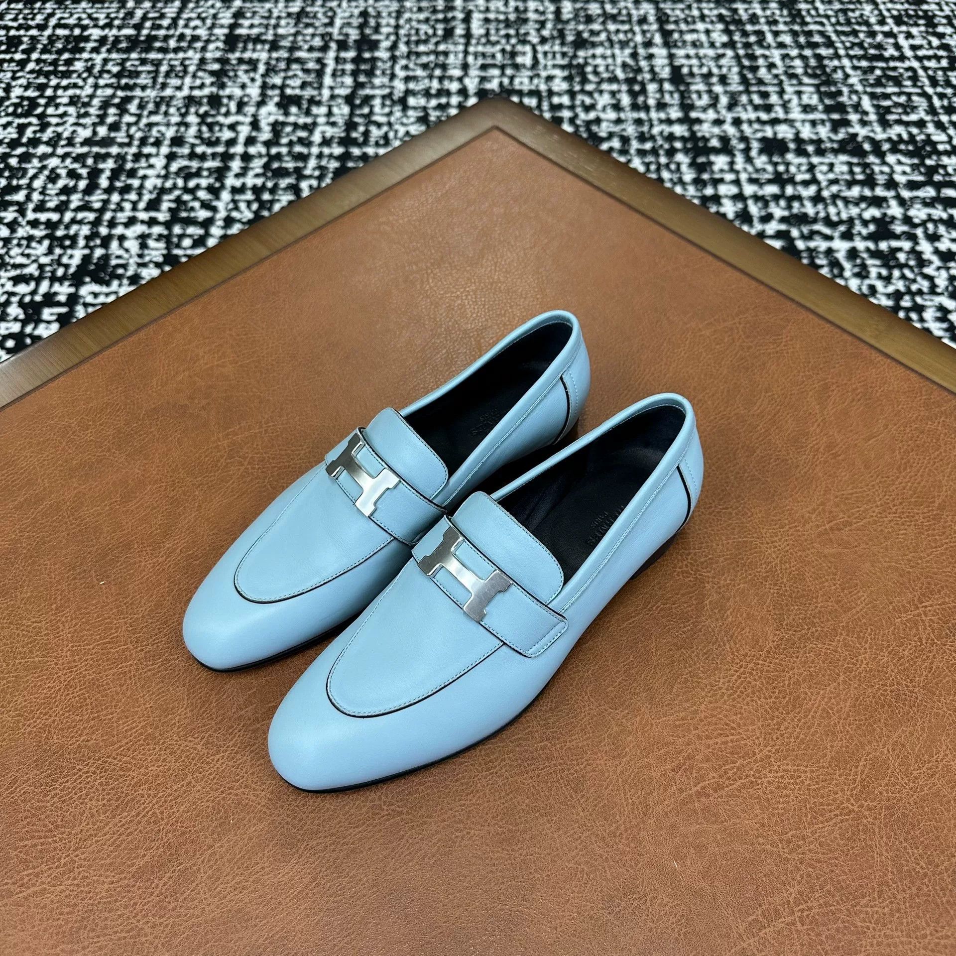 Hermes Hermes Lowtop Sneakers it_37 Women Size US 7 / IT 37 - 1 Thumbnail