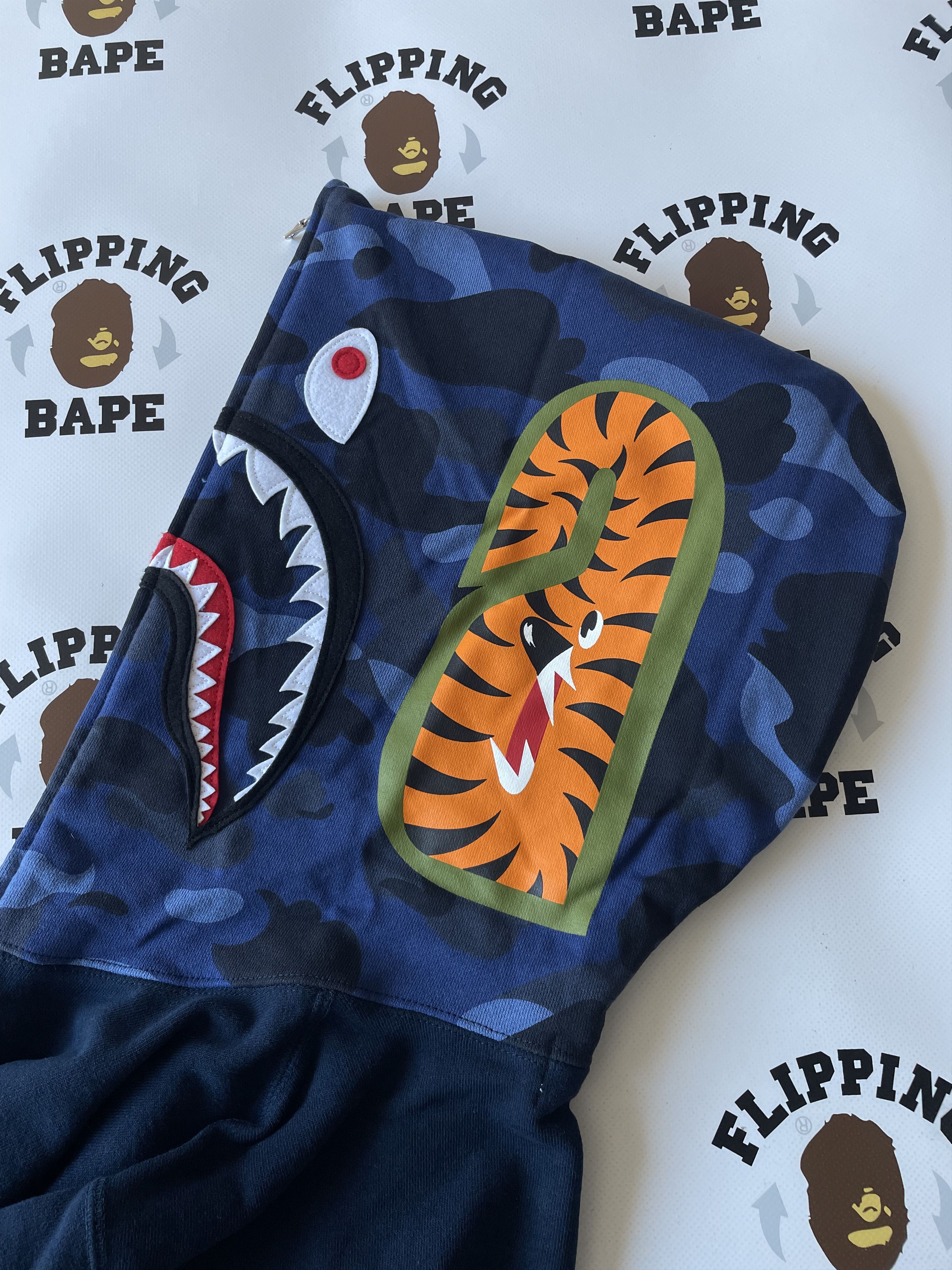 Bape COLOR CAMO SHARK FULL ZIP HOODIE SS23 Size US L / EU 52-54 / 3 - 5 Thumbnail