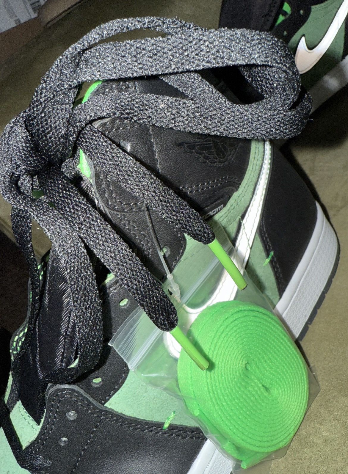 Jordan Brand Nike Air Jordan 1 hi “Zen Green” DS NEW! xtra laces! size 10 Size US 10 / EU 43 - 15 Thumbnail