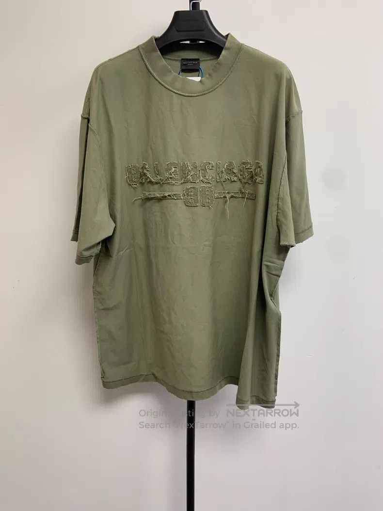 Balenciaga Balenciaga Vintage plain-knit round neck T-shirt dark oliv Size US L / EU 52-54 / 3 - 1 Thumbnail