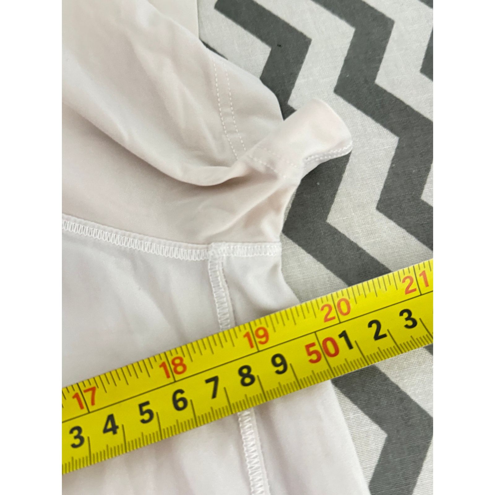 Athleta Athleta Beige Short Sleeve blouse– Size Small Size S / US 4 / IT 40 - 4 Thumbnail