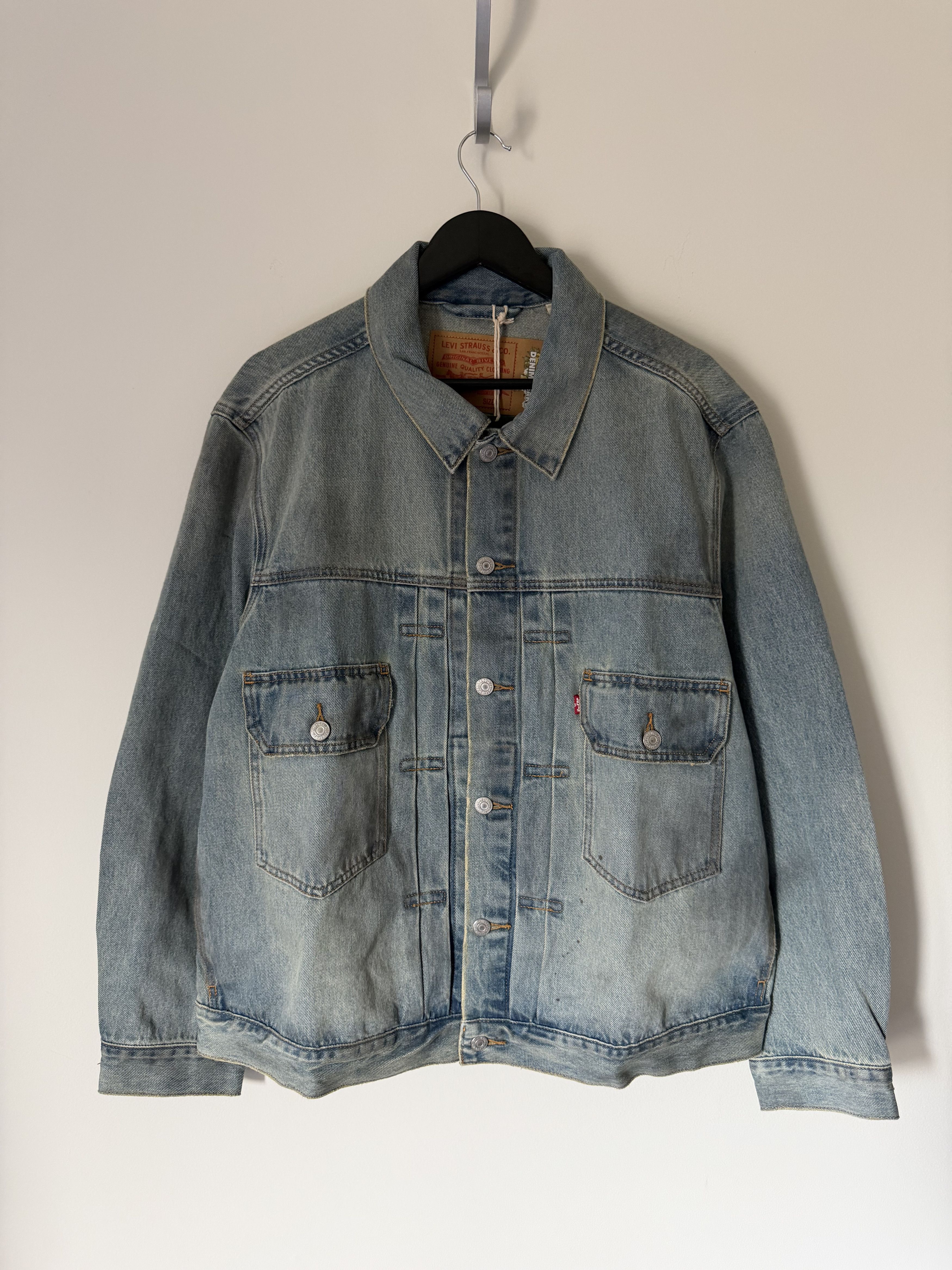 DENIM TEARS × Levi's Levi's Denim Tears Dirty Wash Type 2 Jacket in Light Wash Size US XL / EU 56 / 4 - 1 Thumbnail