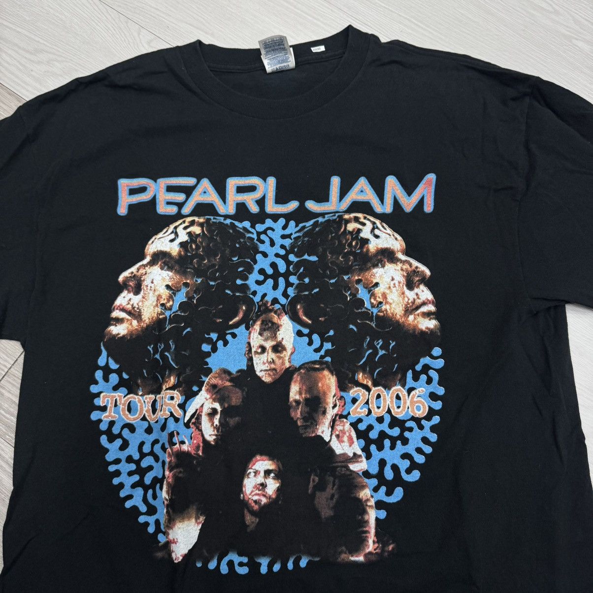Nirvana Pearl Jam Vintage shirt tour 2000s Size US XL / EU 56 / 4 - 4 Thumbnail