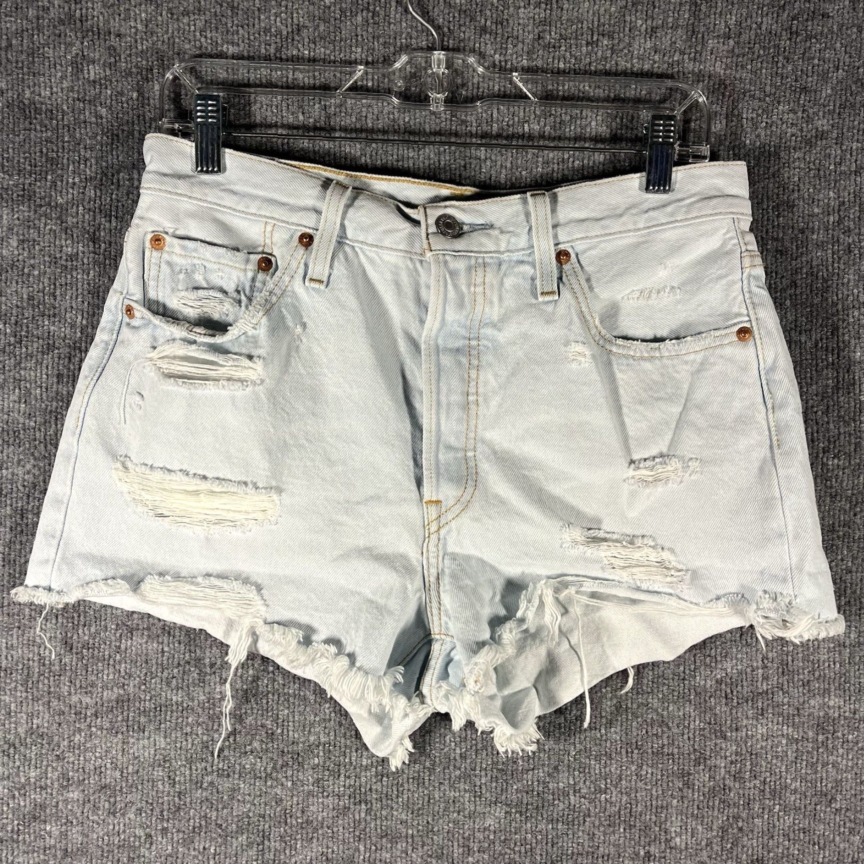 Levi's Levi's 501 Shorts Womens 30 Blue Denim Distressed Cut Off Light Wash Button Fly Size 30" / US 8 / IT 44 - 3 Thumbnail