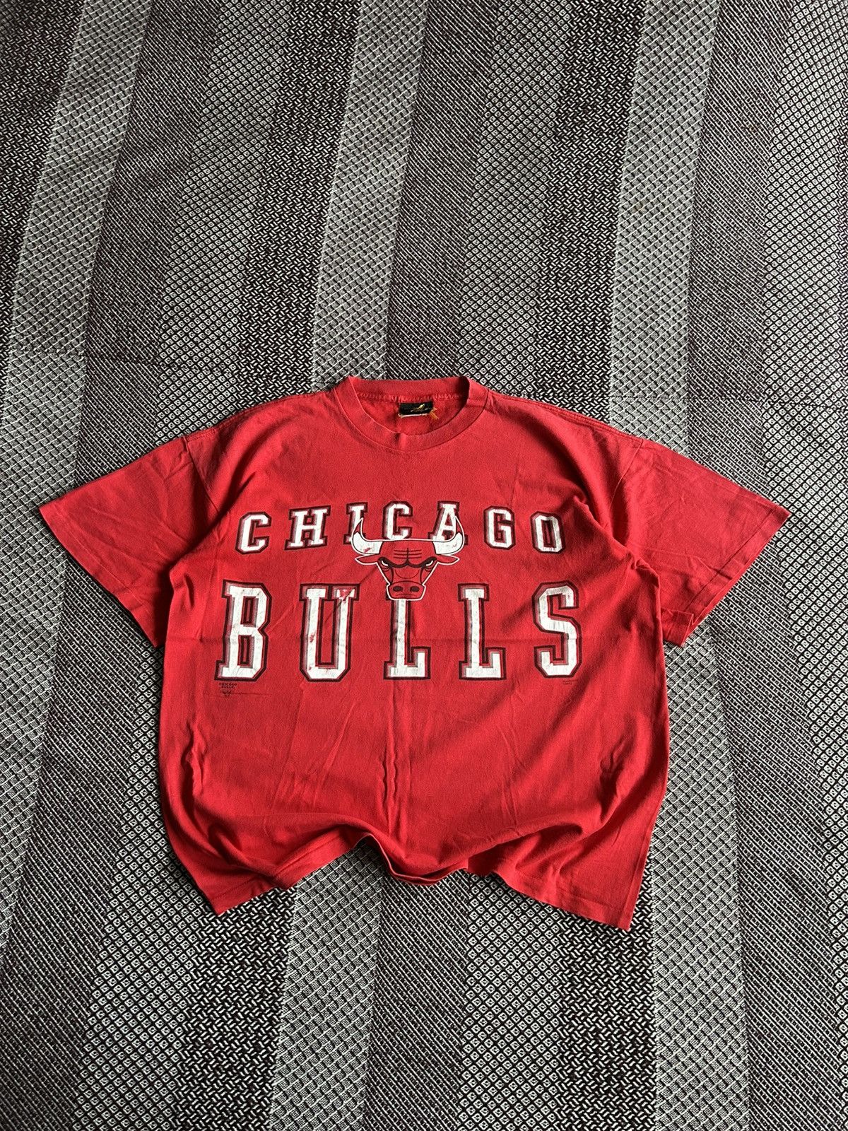 NBA Vintage NBA Chicago Bulls Jersey Oversized Big Logo Tee 90s Size US XXL / EU 58 / 5 - 1 Thumbnail