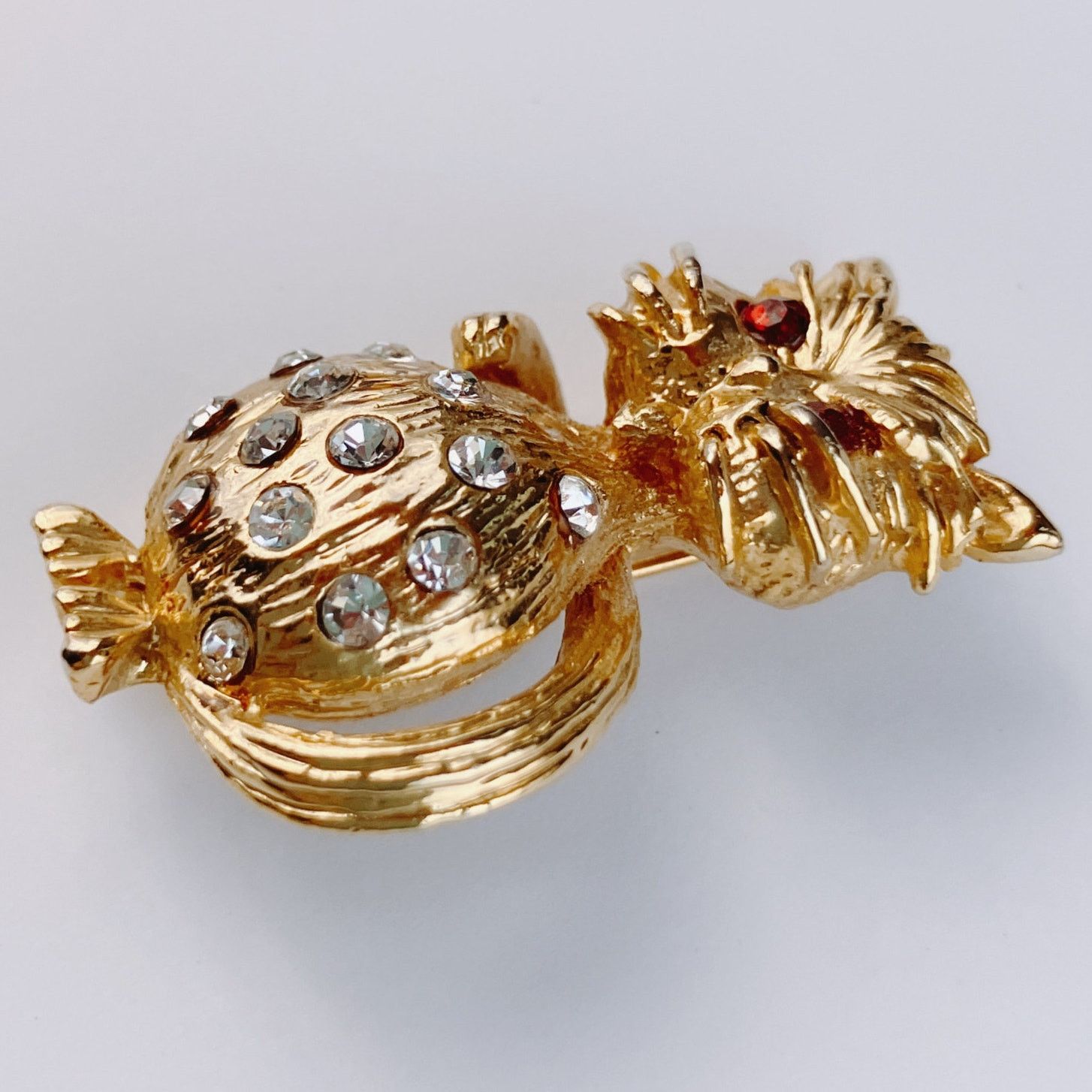 Vintage VTG 60s Cat Brooch Red Rhinestone Eyes Figural Mid Century Size ONE SIZE - 6 Thumbnail